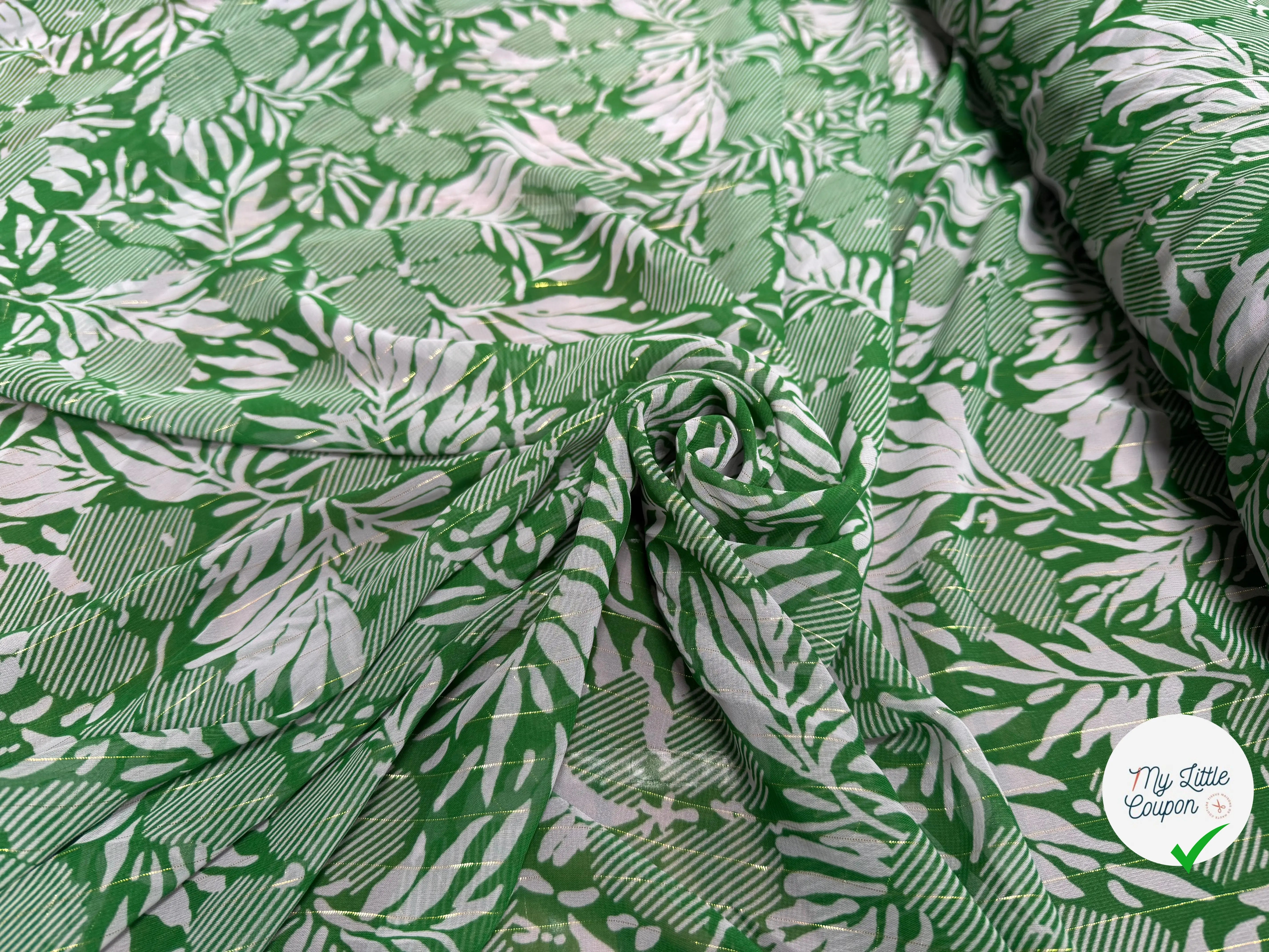 MOUSSELINE MOTIF FEUILLAGES VERT 100% POLYESTER - My Little Coupon
