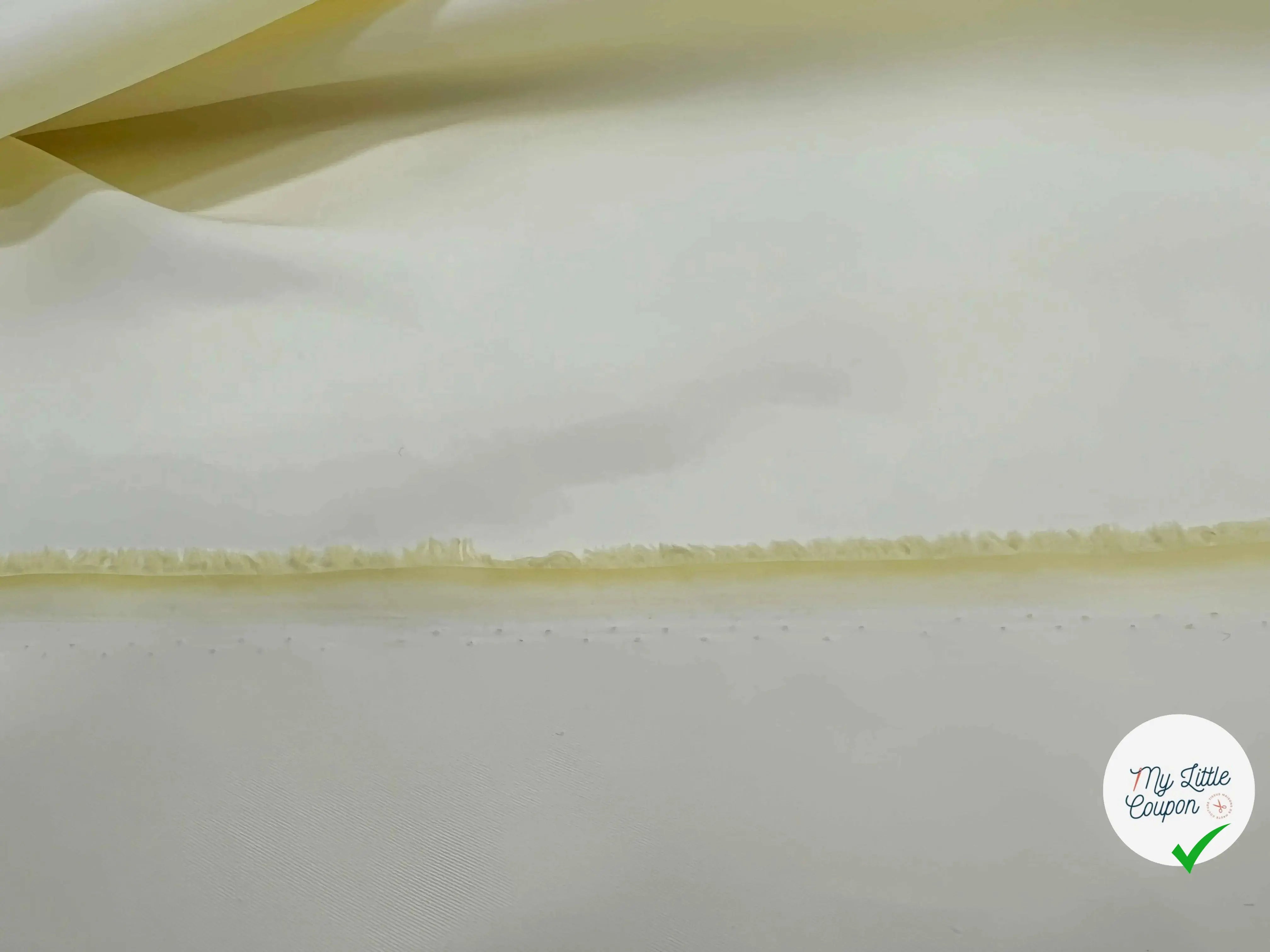 TAFFETAS COUPEVENT SPORTSWEAR JONQUILLE - coupon de tissu de 3 mètres - My Little Coupon - tissu - coudre