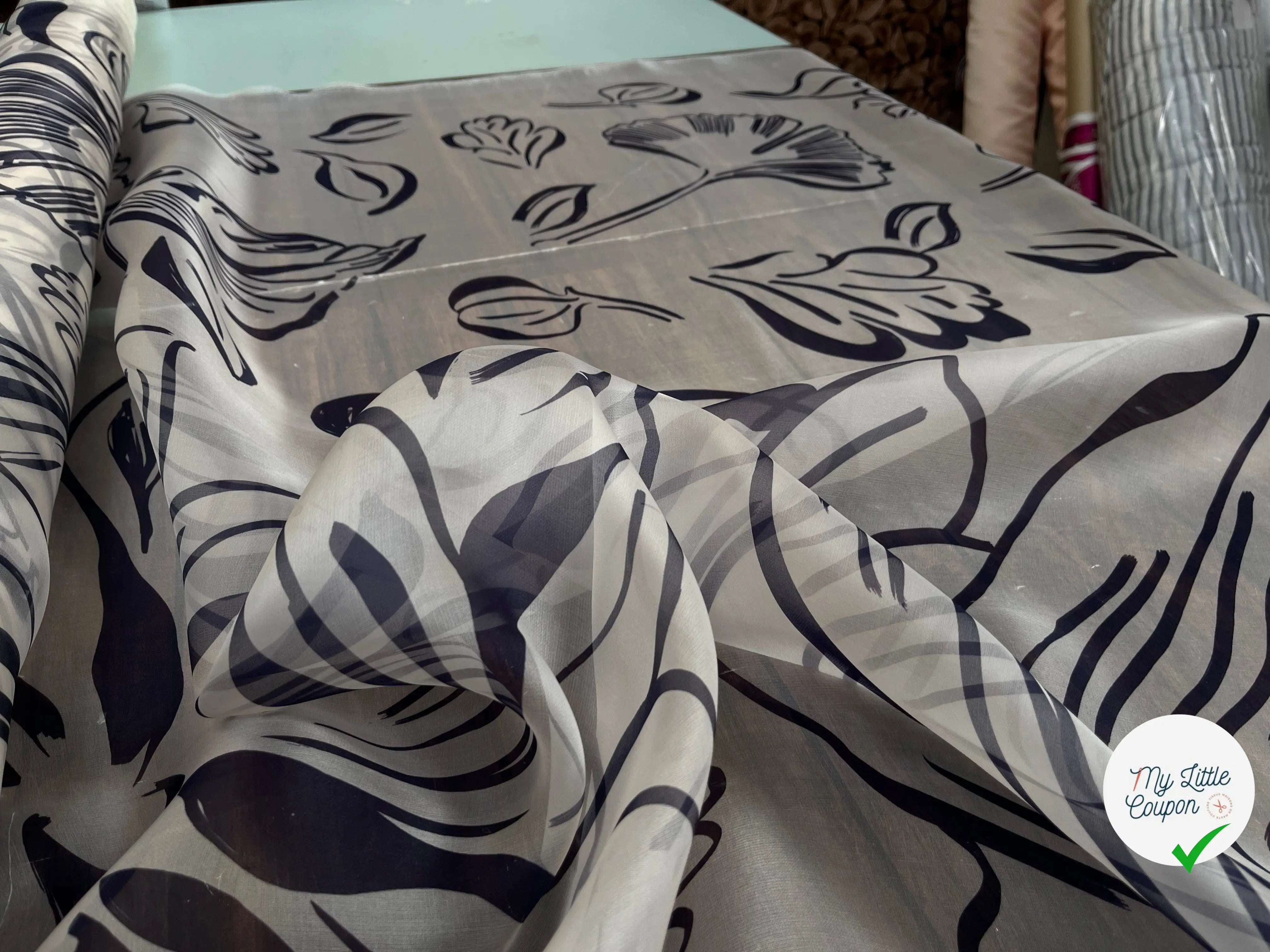 ORGANZA DE SOIE IMPRIMÉ GRAPHIQUE FONC BLANC - My Little Coupon