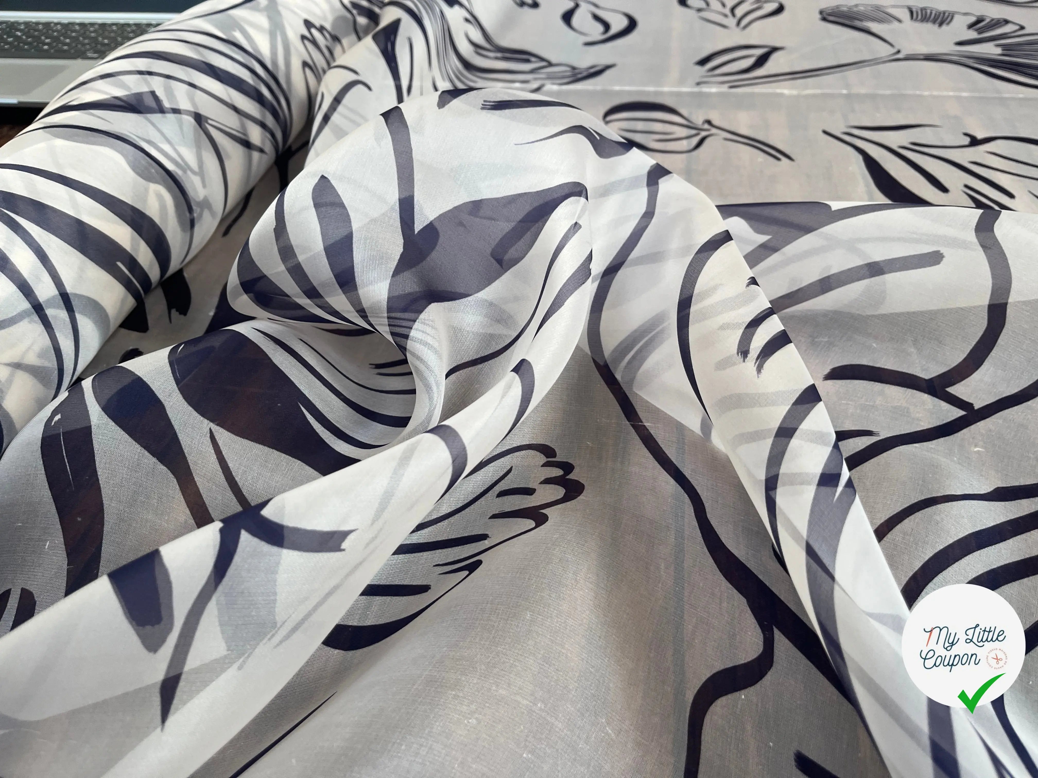 ORGANZA DE SOIE IMPRIMÉ GRAPHIQUE FONC BLANC - My Little Coupon