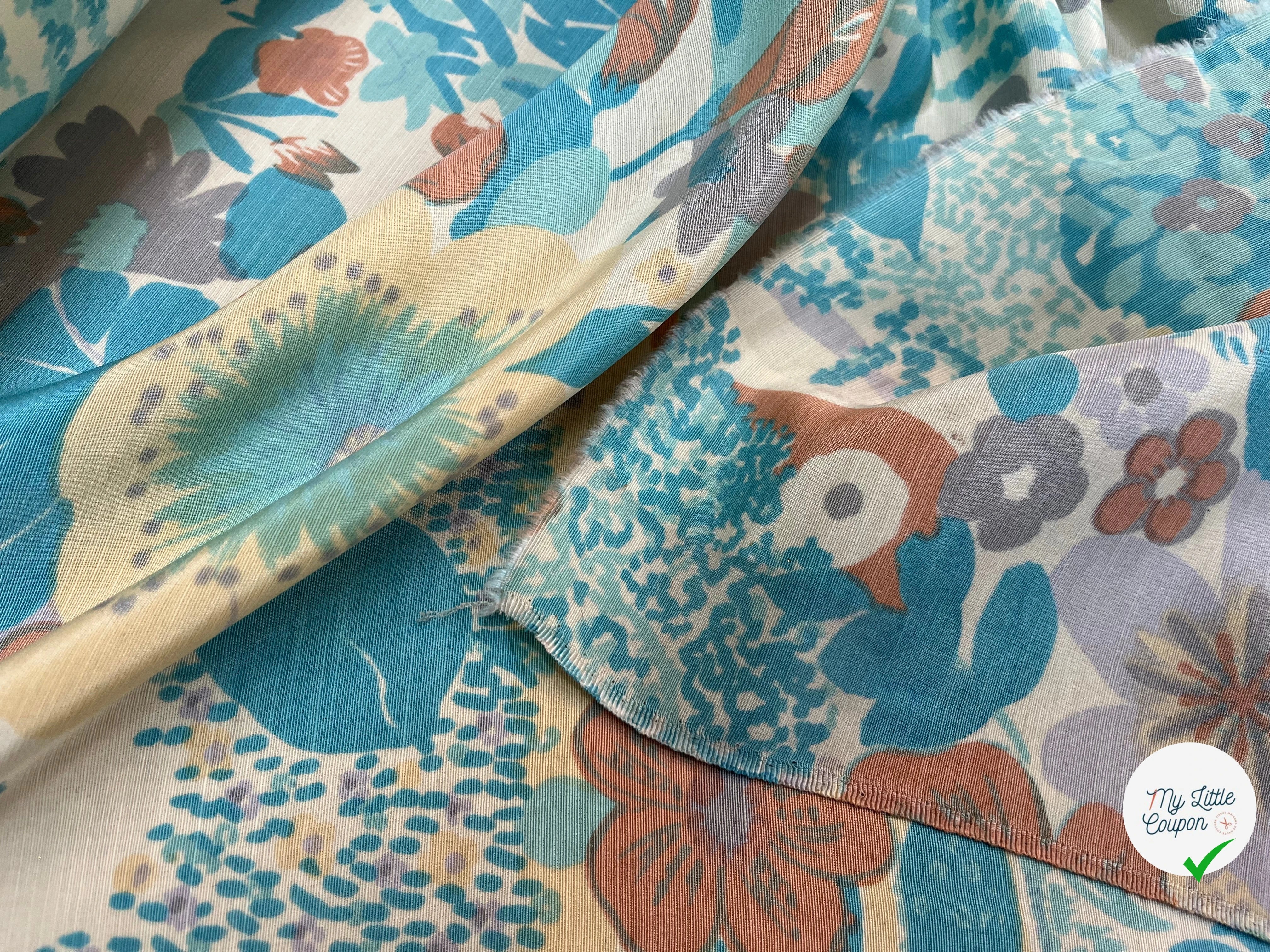 OTTOMAN LAINE VISCOSE FOND ÉCRU MOTIF FLEURS BLEU MARRON VERT 95CM - My Little Coupon