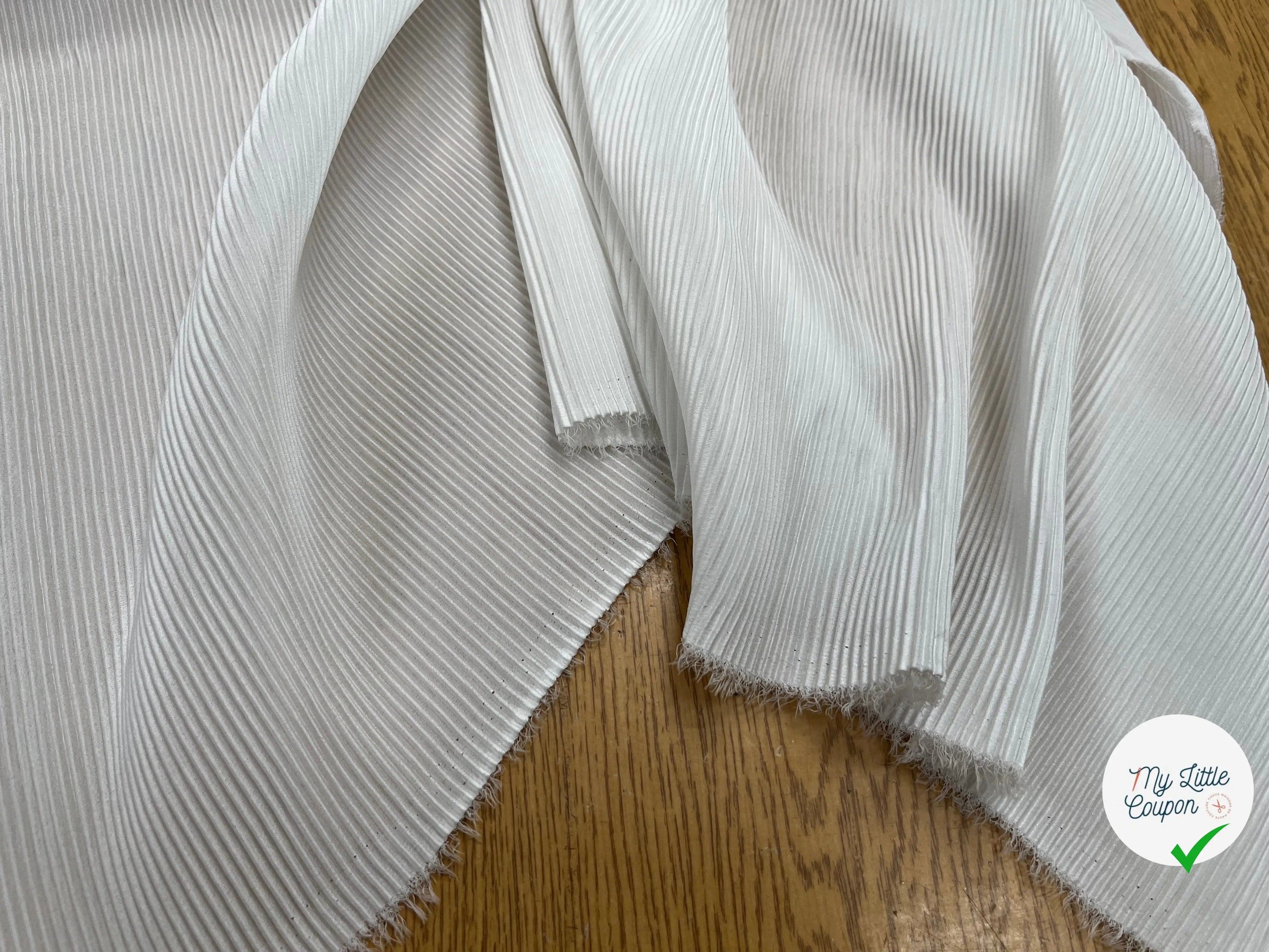 OTTOMAN ULTRA STRECH BLANC CASSÉ - My Little Coupon