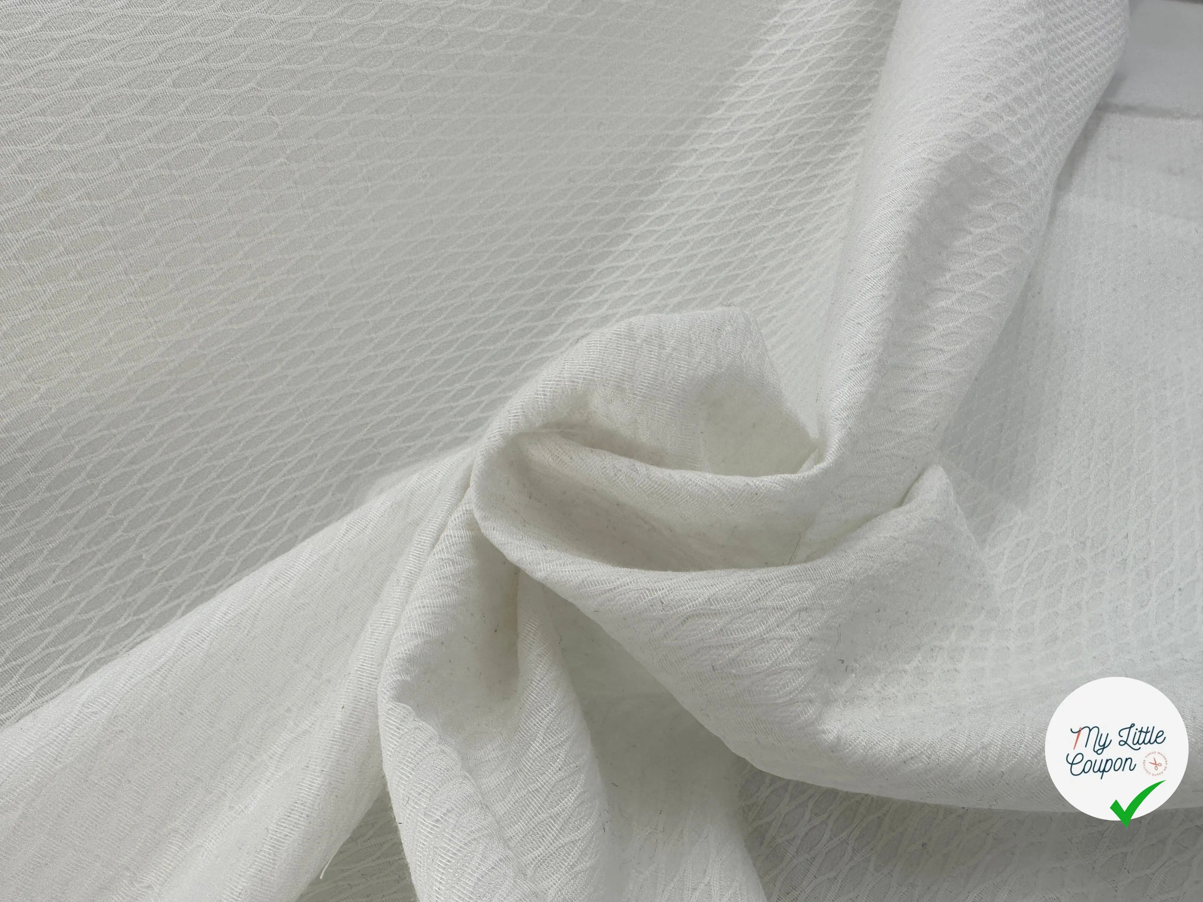 PIQUÉ DE COTON LOSANGES SUISSE BLANC OPTIQUE ST GALLEN - My Little Coupon - tissu - coudre