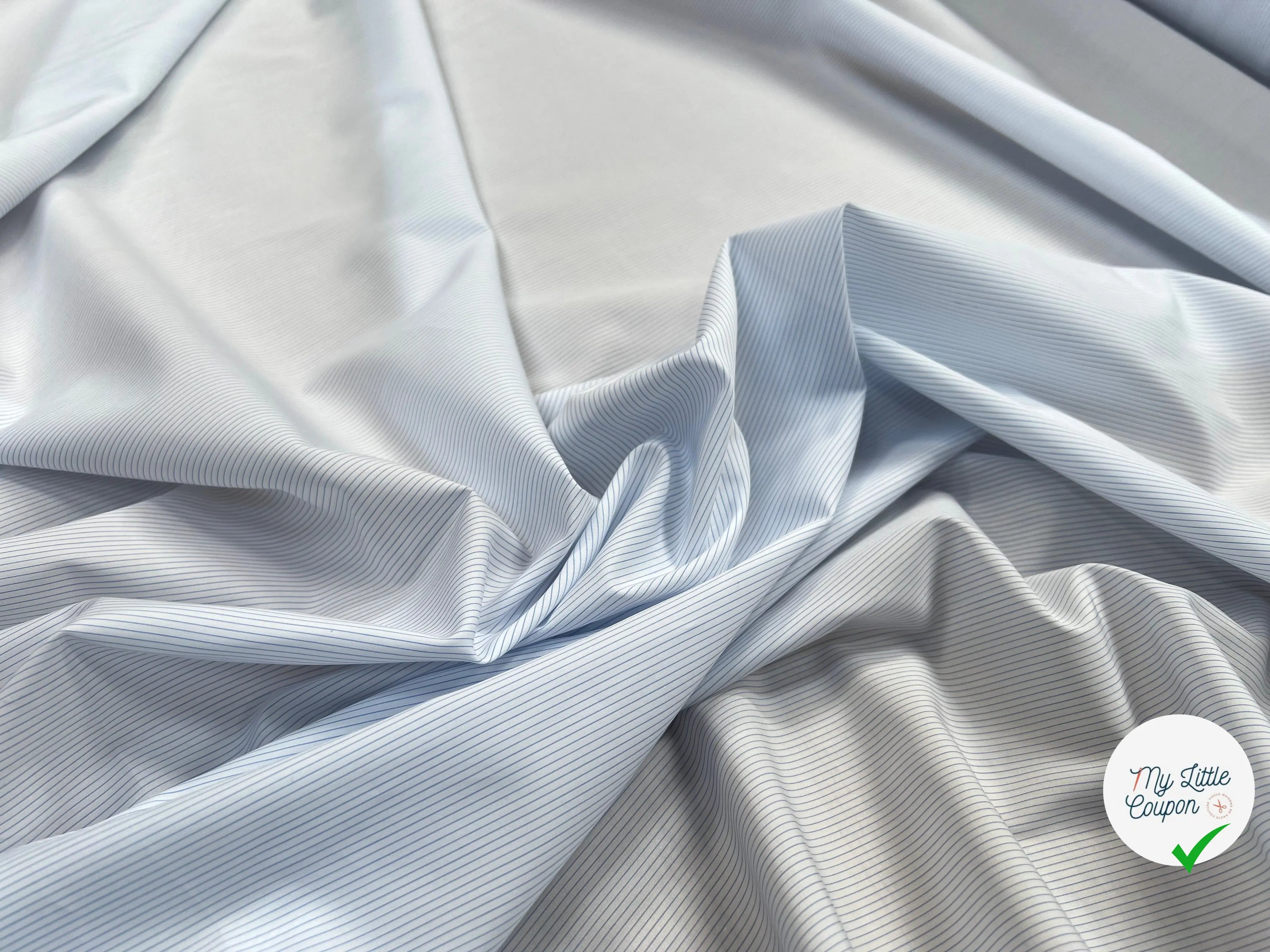 POPELINE COTON  BLANCHE FINES RAYURES BLEUX - My Little Coupon