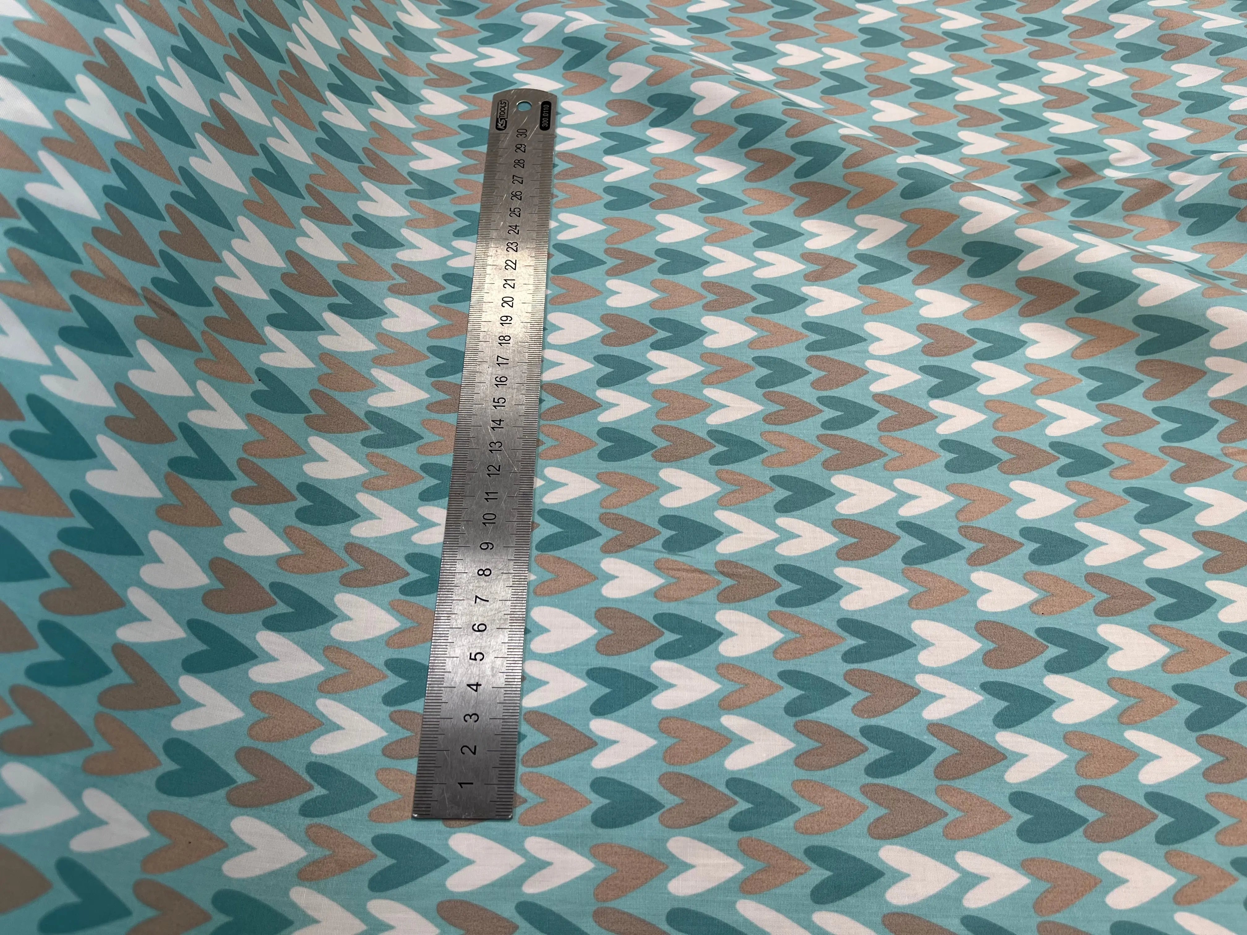 POPELINE DE COTON 120 FILS MOTIF COEUR FOND BLEU - My Little Coupon