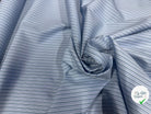 POPELINE DE COTON À FOND BLEU AVEC RAYURES VERTES ET BLEUES - My Little Coupon