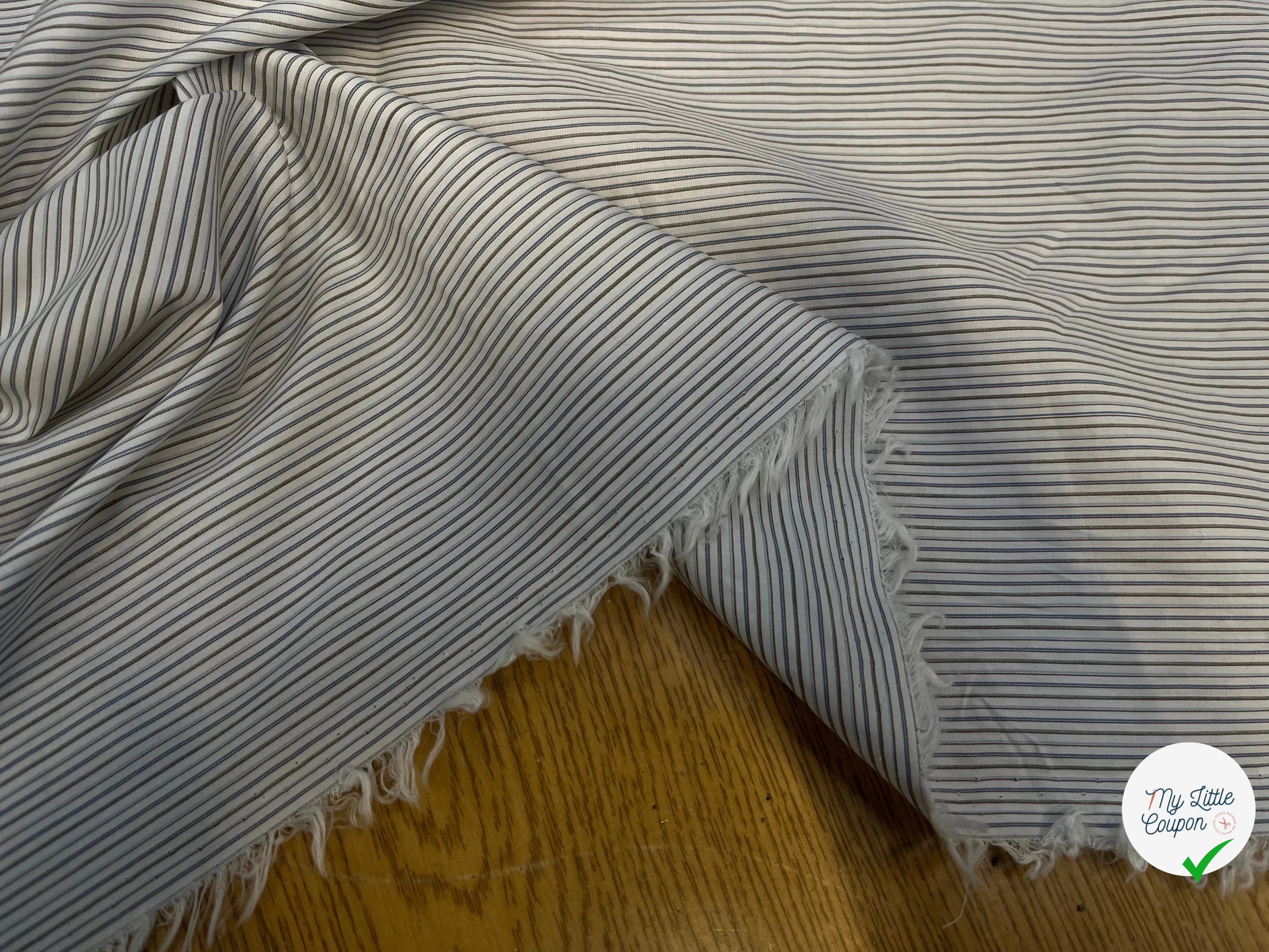 POPELINE DE COTON À RAYURES BLEUES ET GRISES PARALLÈLE À LA LISIÈRE - My Little Coupon