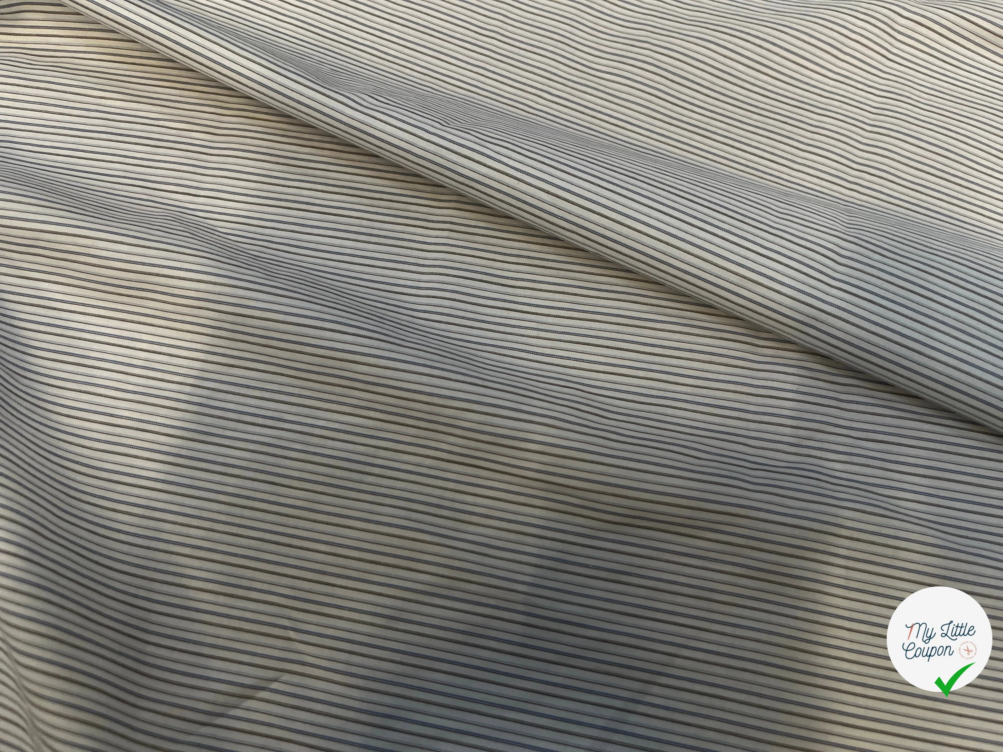 POPELINE DE COTON À RAYURES BLEUES ET GRISES PARALLÈLE À LA LISIÈRE - My Little Coupon
