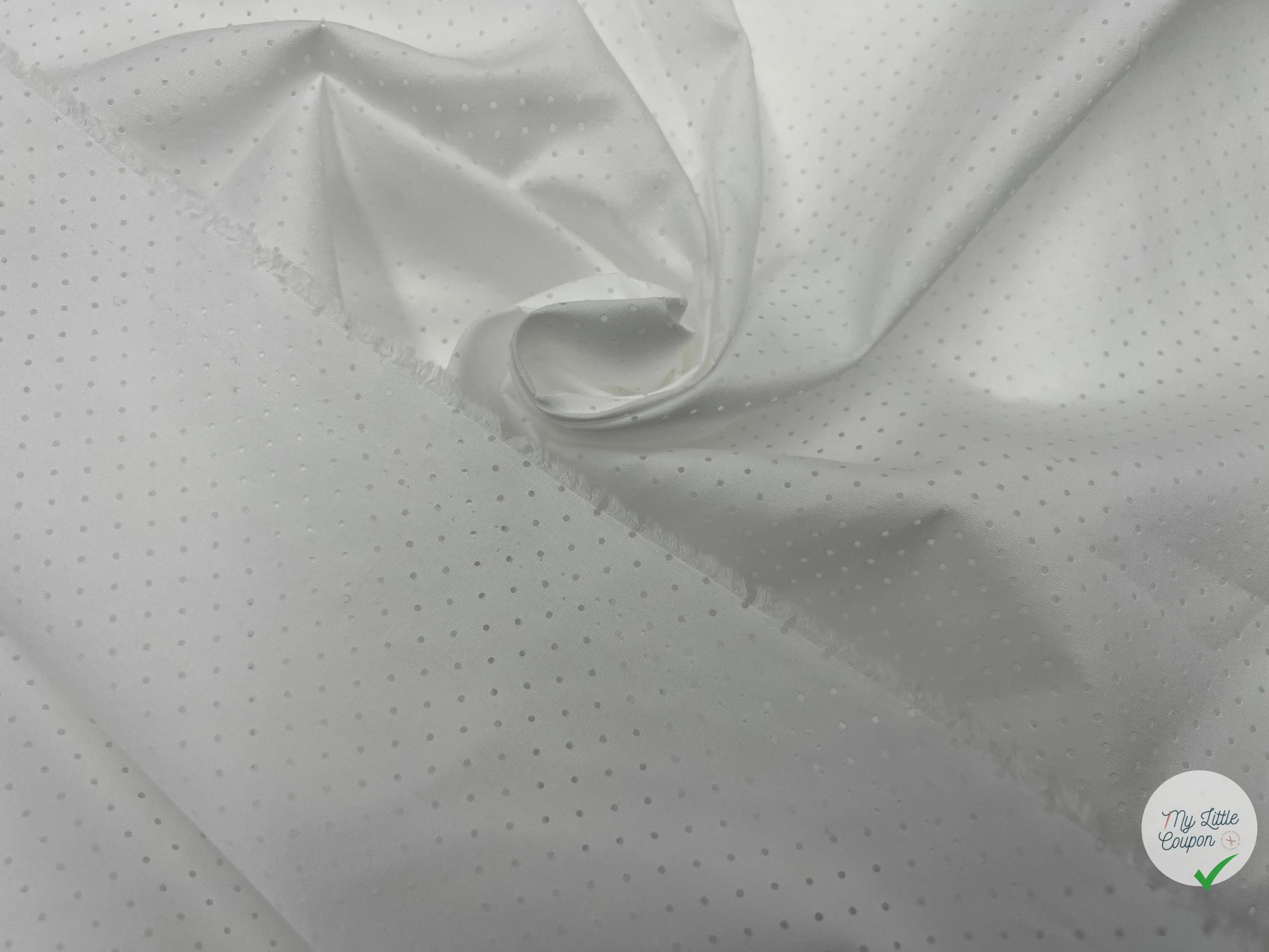 POPELINE DE COTON AJOURÉE DE PETITS POIS BLANC OPTIQUE - My Little Coupon - tissu - coudre