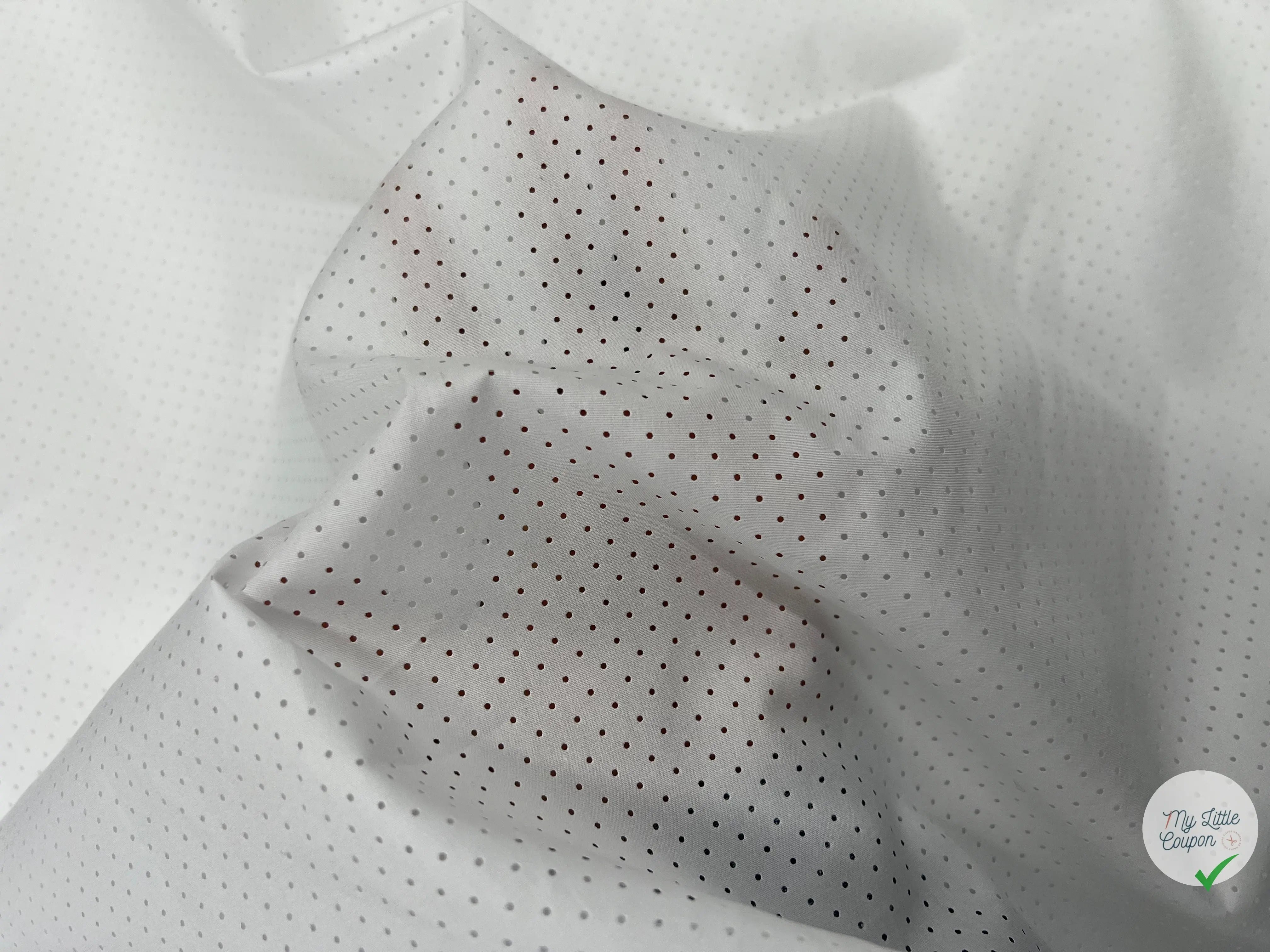 POPELINE DE COTON AJOURÉE DE PETITS POIS BLANC OPTIQUE - My Little Coupon - tissu - coudre