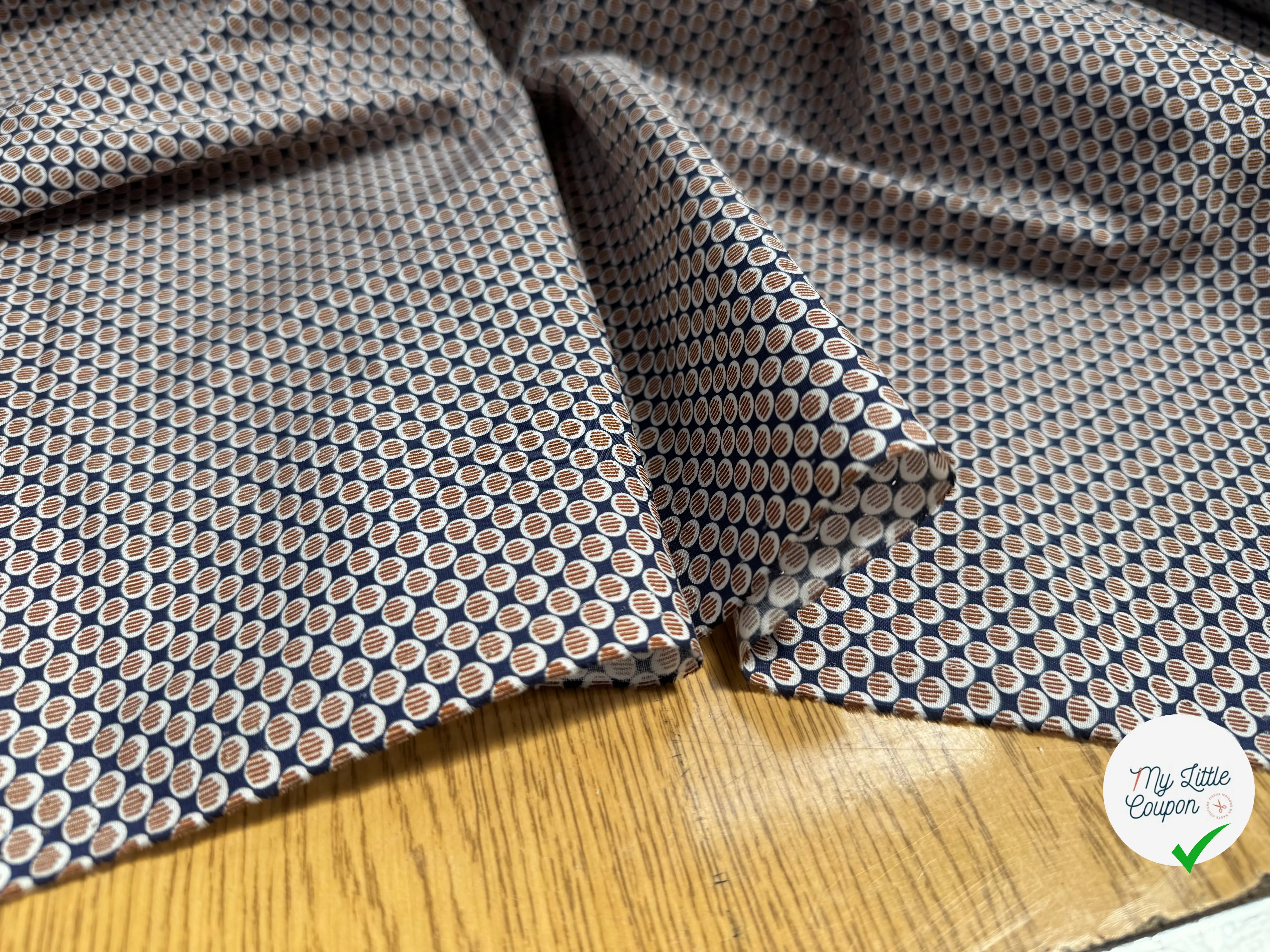 POPELINE DE COTON BELLE TENUE MOTIFS CIRCULAIRE GEOMÉTRIQUE FOND BLEU - My Little Coupon