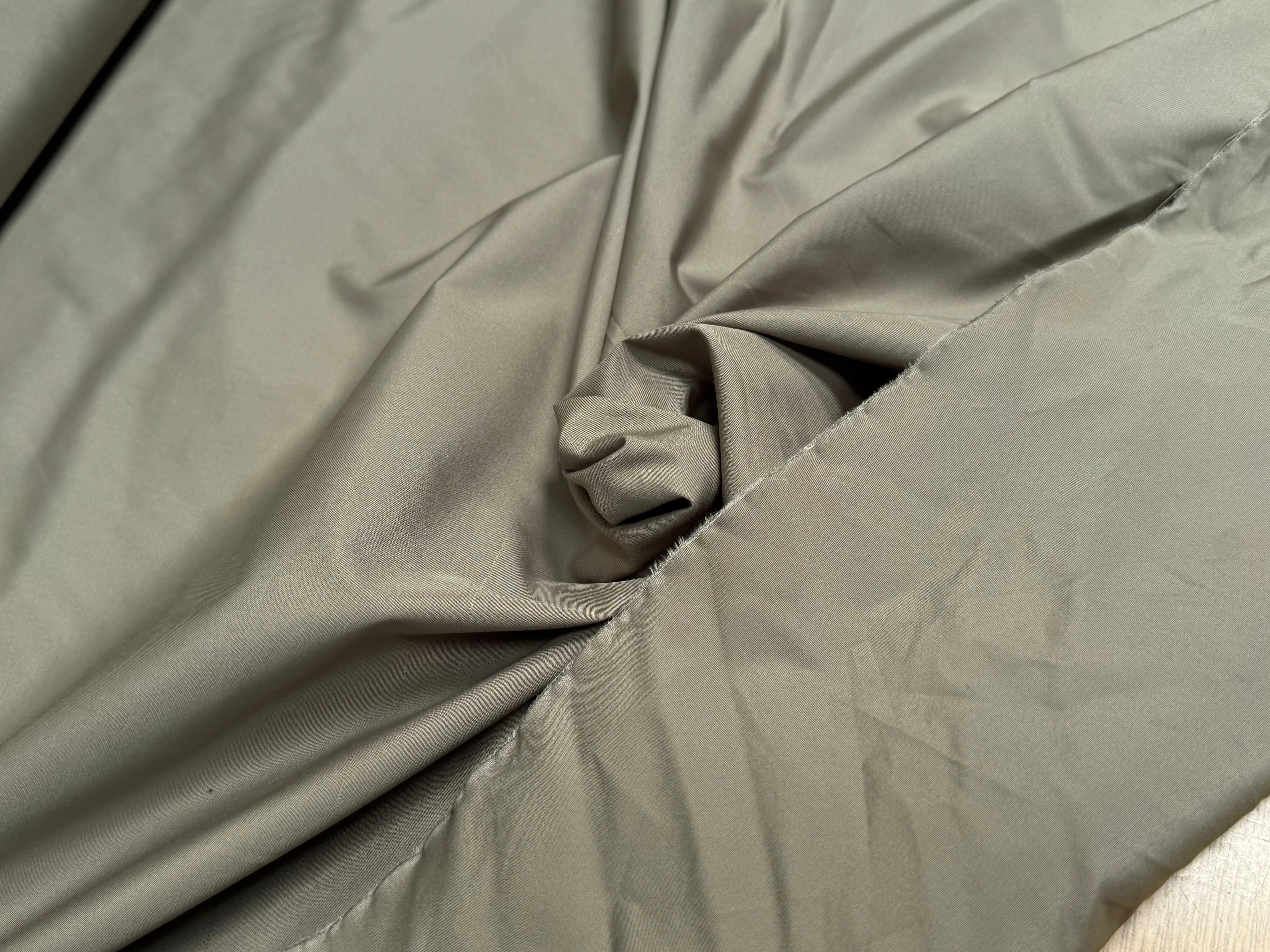 POPELINE DE COTON EFFET CRAQUANT BEIGE OLIVE - My Little Coupon