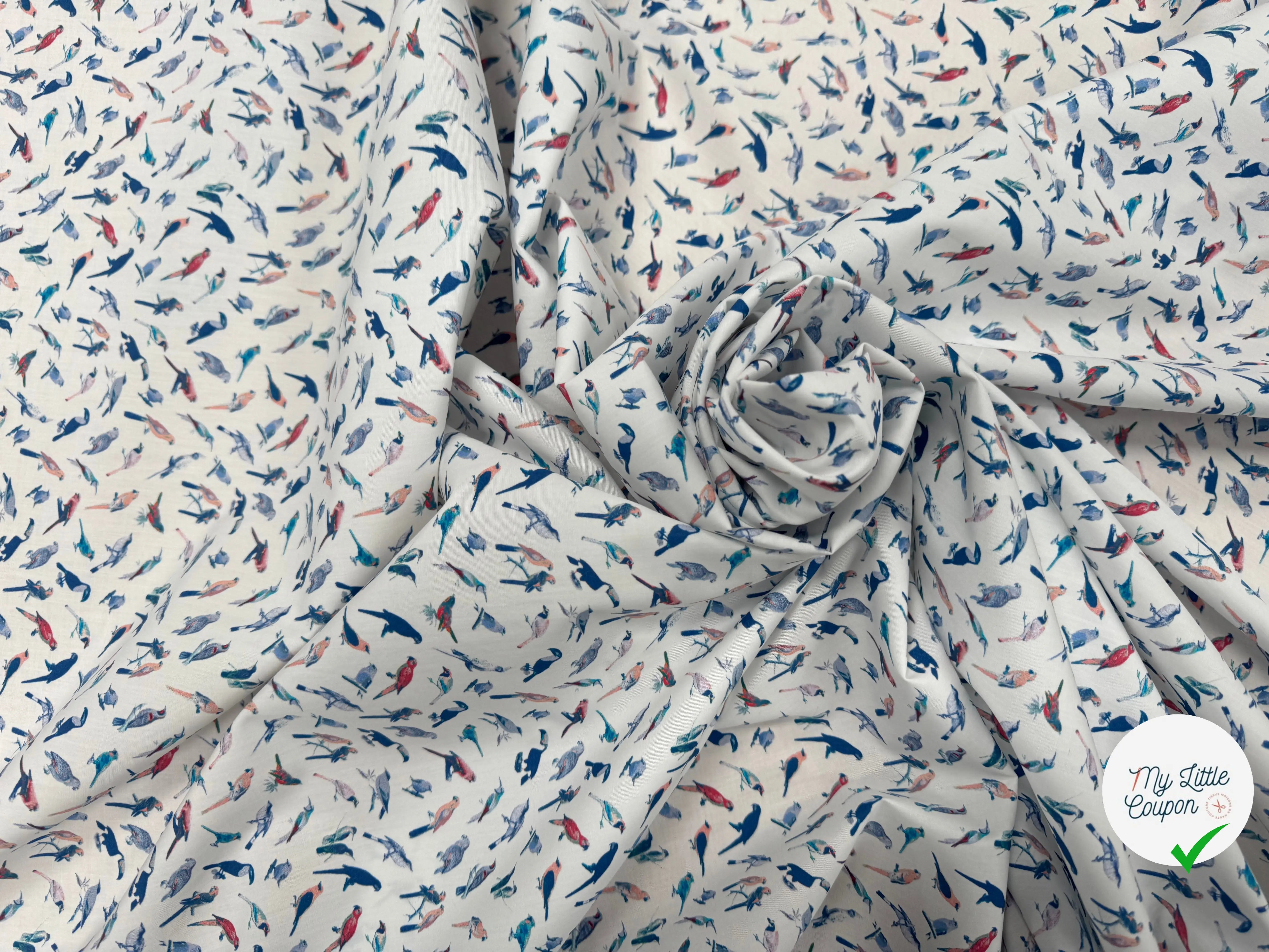 POPELINE DE COTON FOND BLANC MOTIF PERROQUETS - My Little Coupon