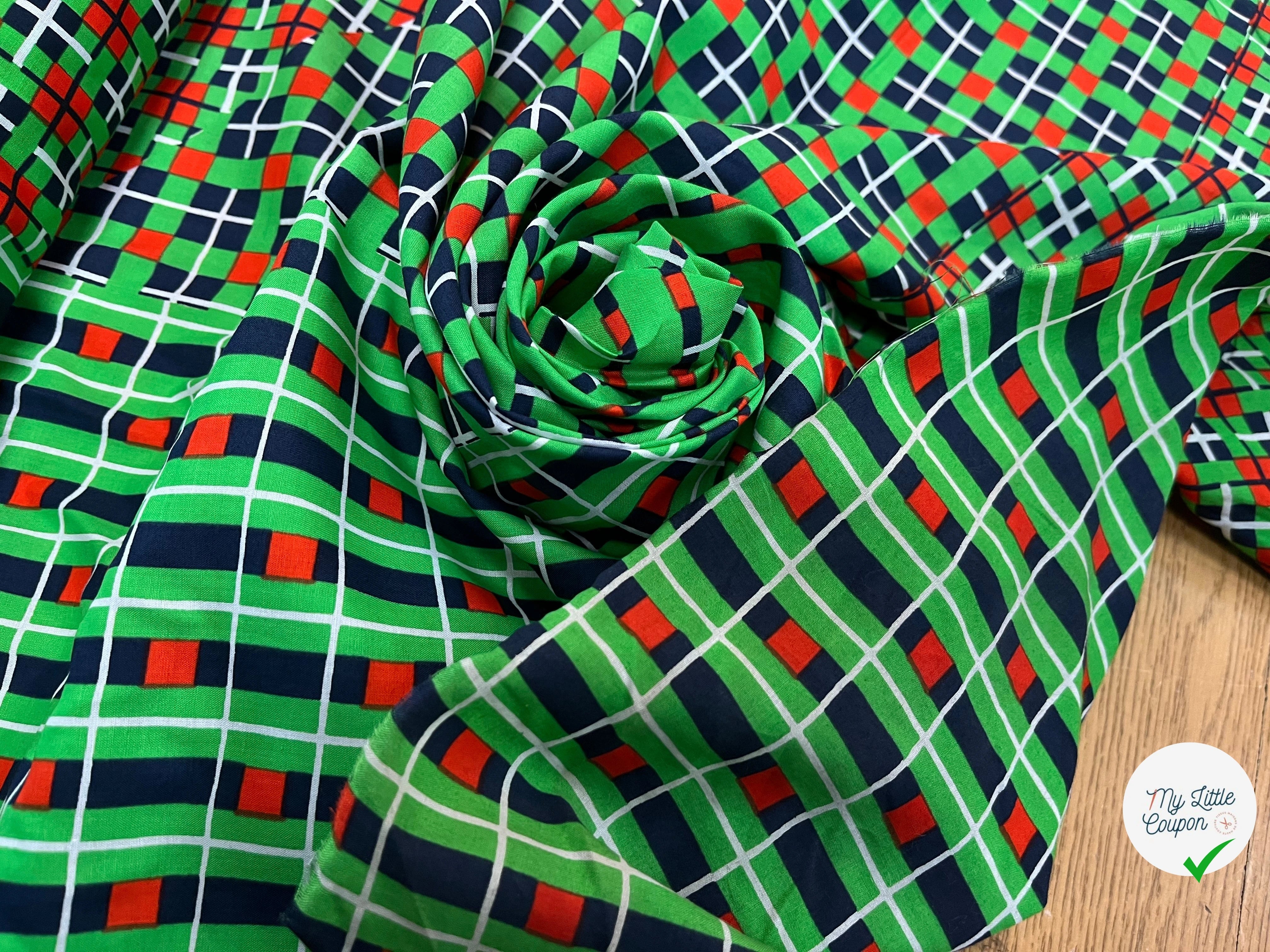 POPELINE DE COTON FOND VERT MOTIF À CARREAUX MARINE ROUGE - My Little Coupon