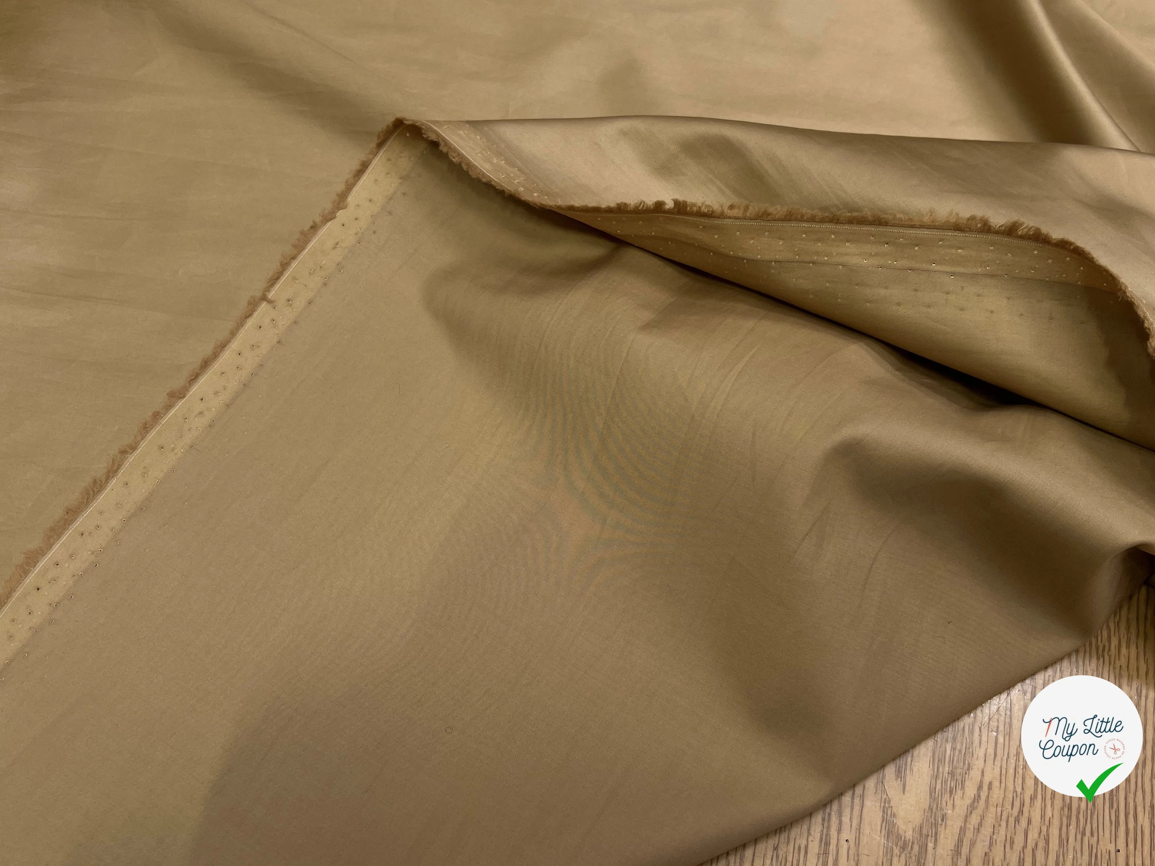 POPELINE DE COTON LISSE BEIGE LÉGÈREMENT SATINÉ FONCÉ 140CM - My Little Coupon