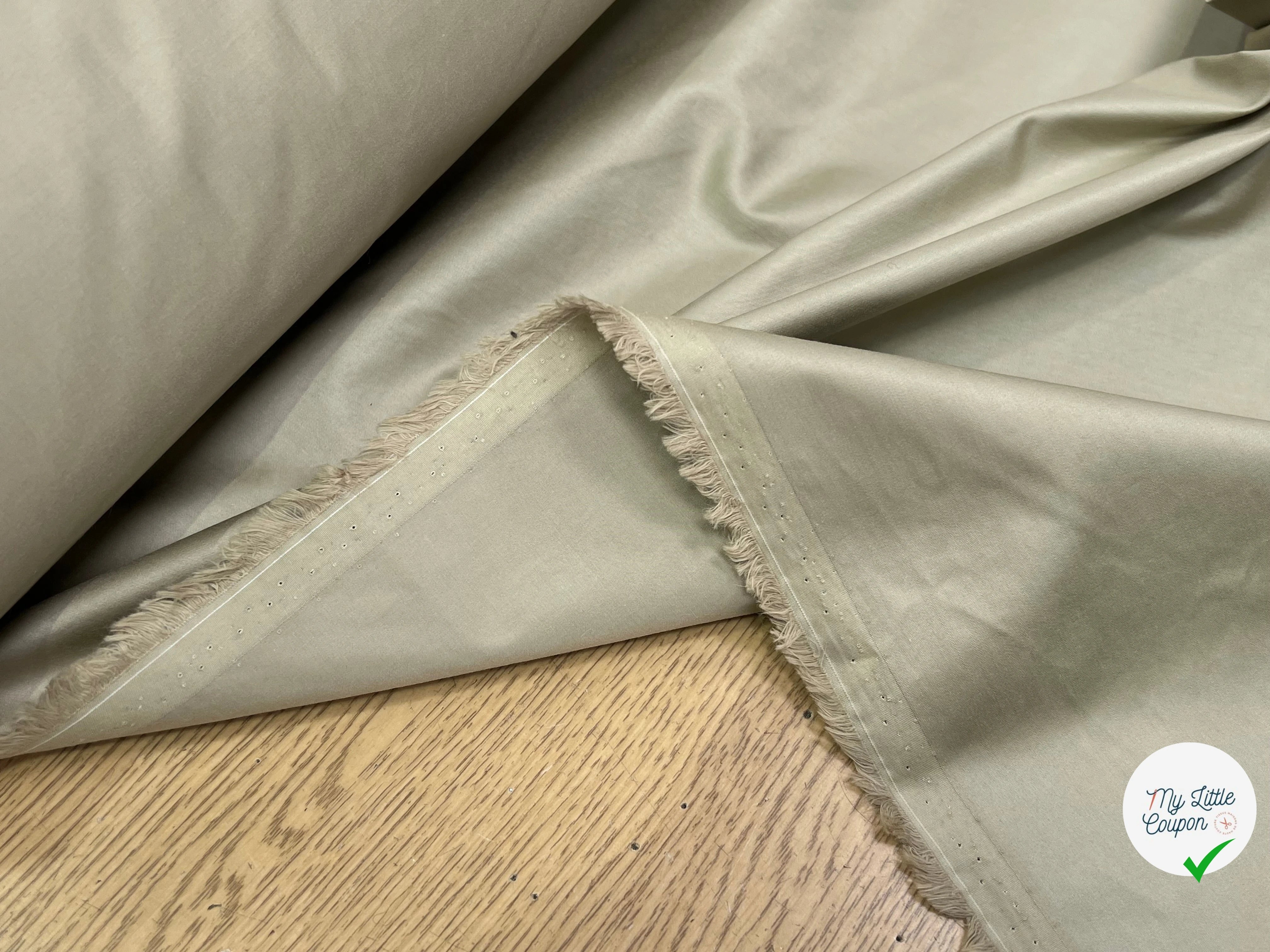 POPELINE DE COTON LISSE LÉGÈREMENT SATINÉ BEIGE CLAIR (SABLE) 140CM - My Little Coupon