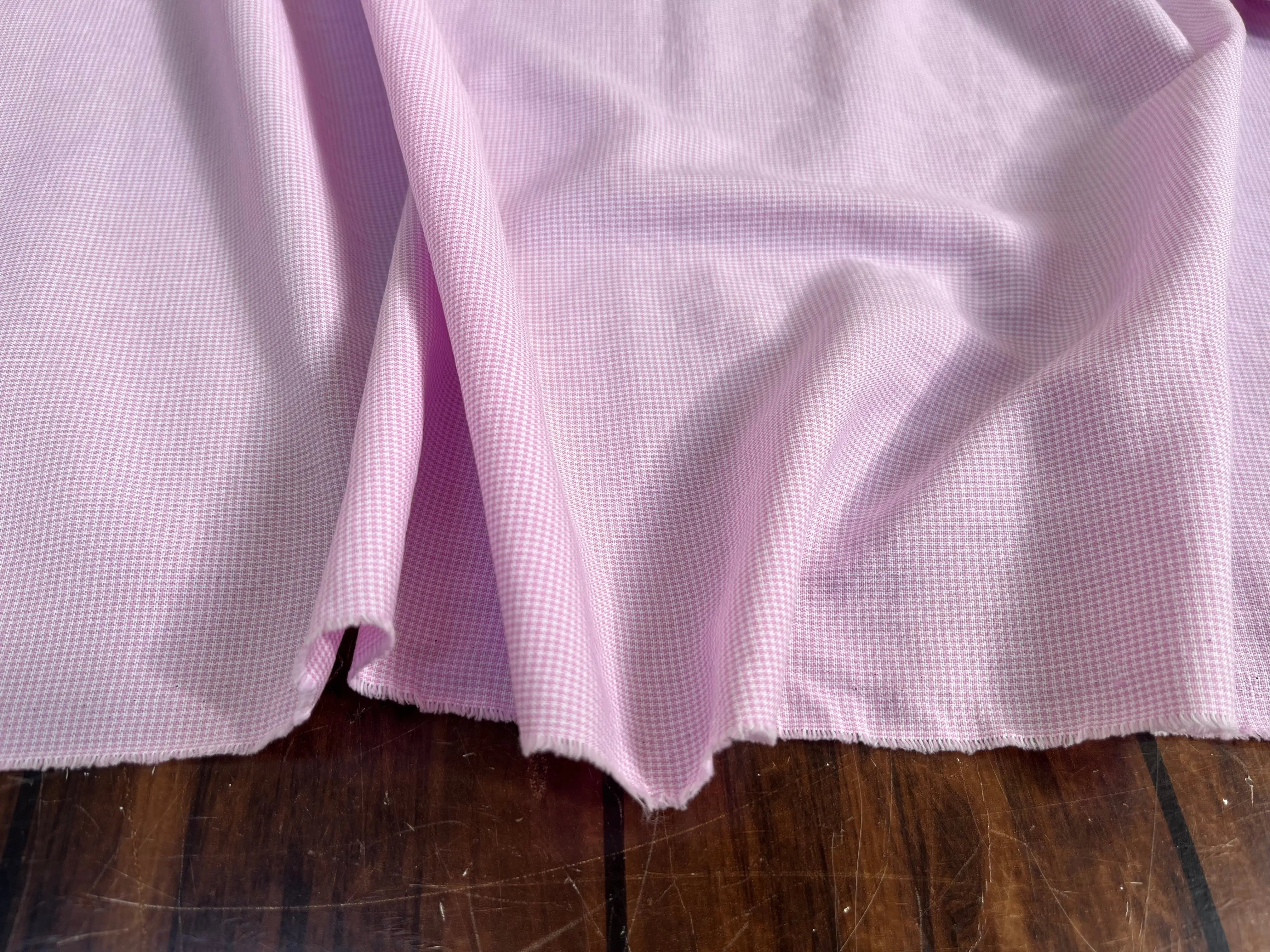 POPELINE DE COTON MOTIF PETITS PIED DE POULE ROSE - My Little Coupon