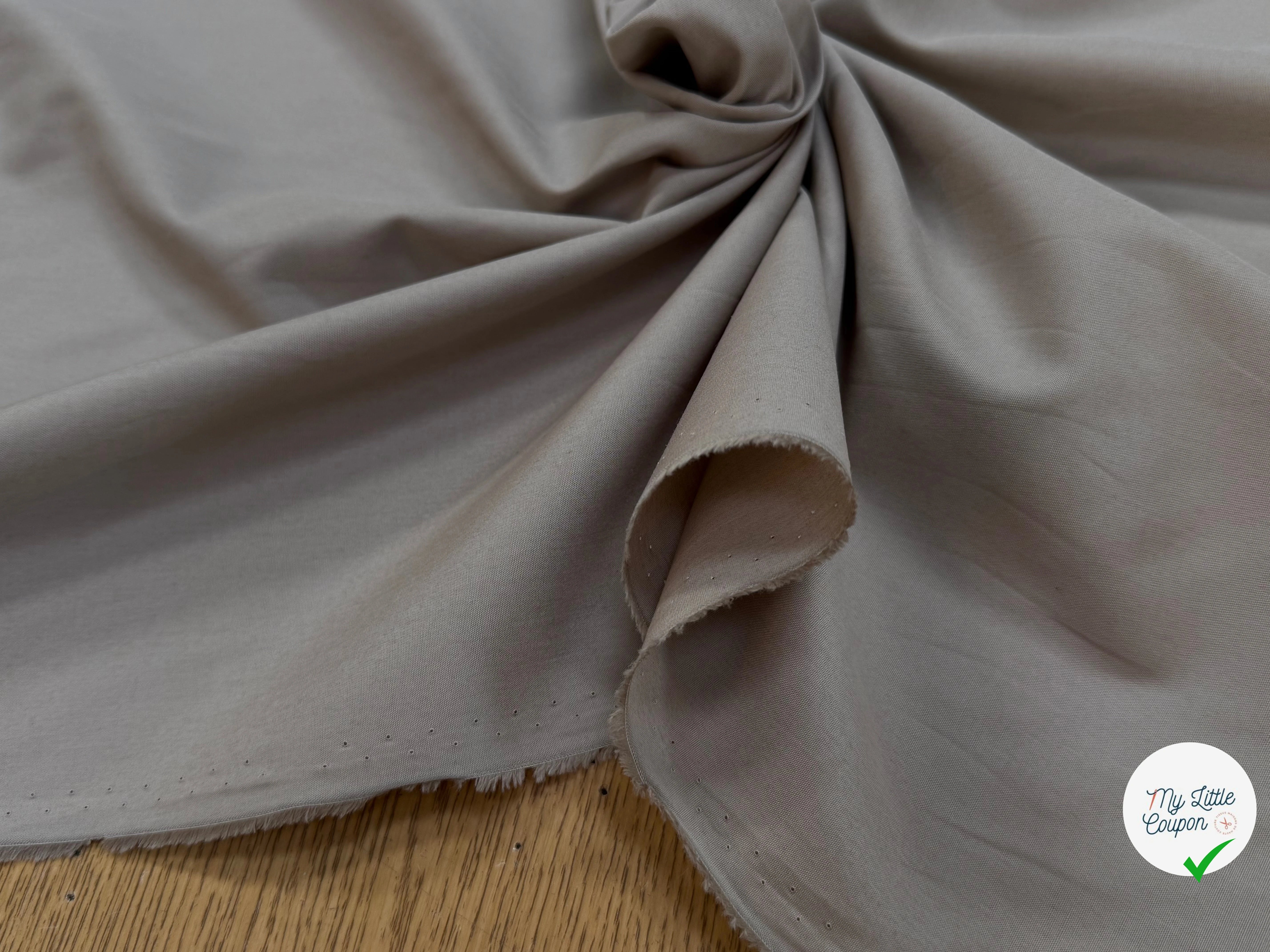 POPELINE DE COTON PRÉMIUM BEIGE TAUPE - My Little Coupon