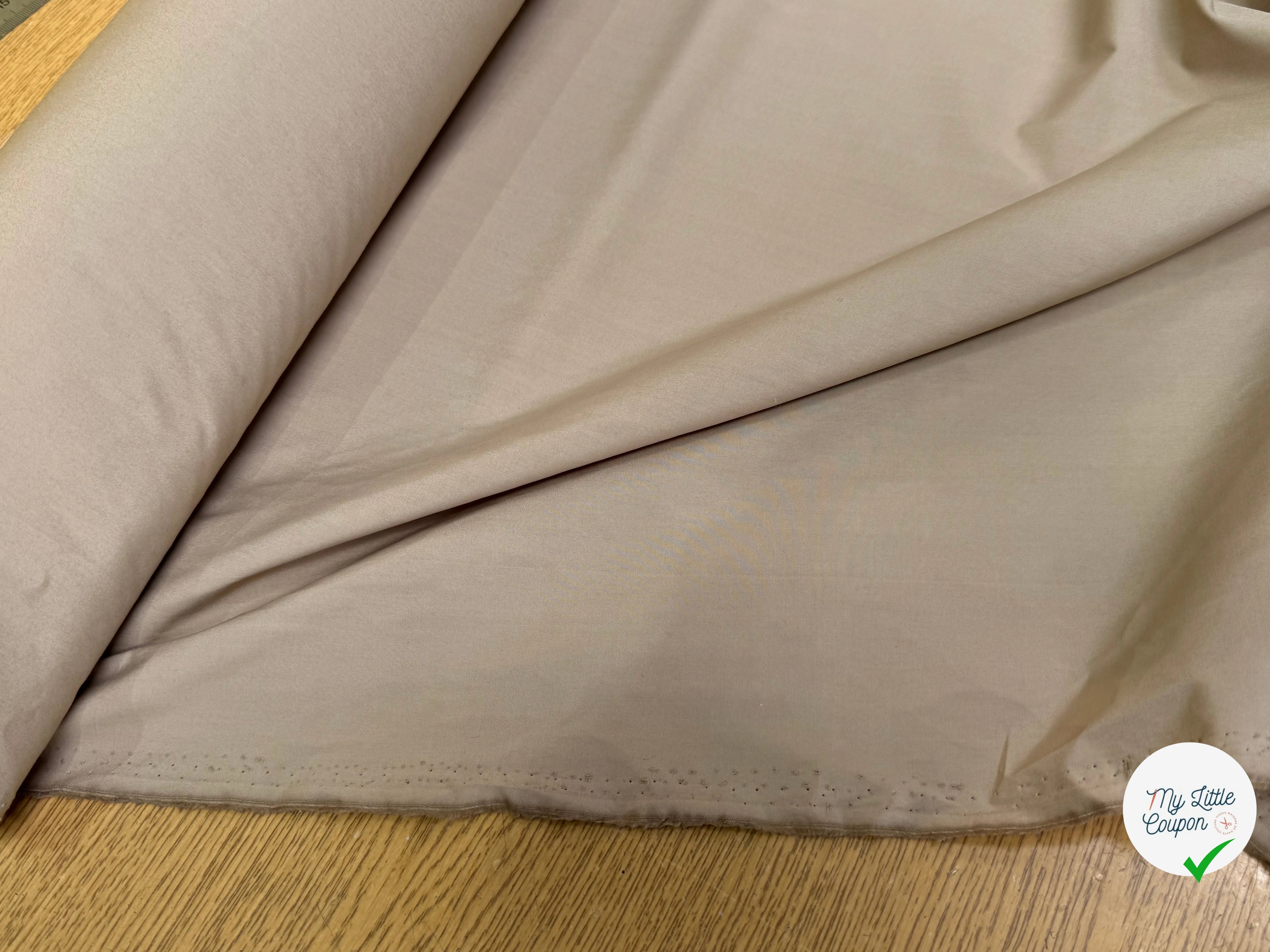 POPELINE DE COTON QUALITÉ COUTURE BEIGE TAUPE CRAQUANTE - My Little Coupon