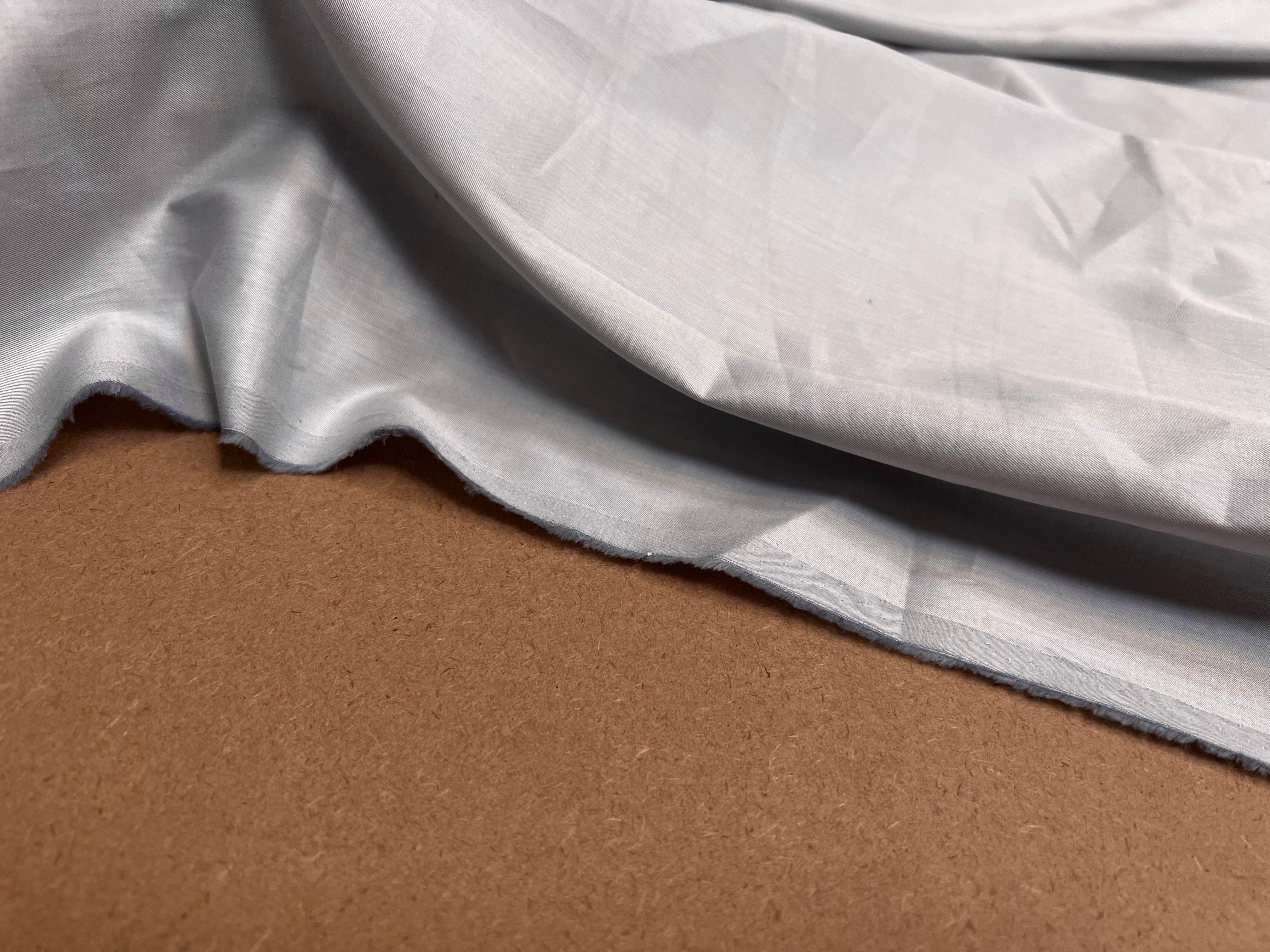 POPELINE DE COTON  SATIN TESSITURA MONTI 1911 GRIS BLEUTÉ - My Little Coupon