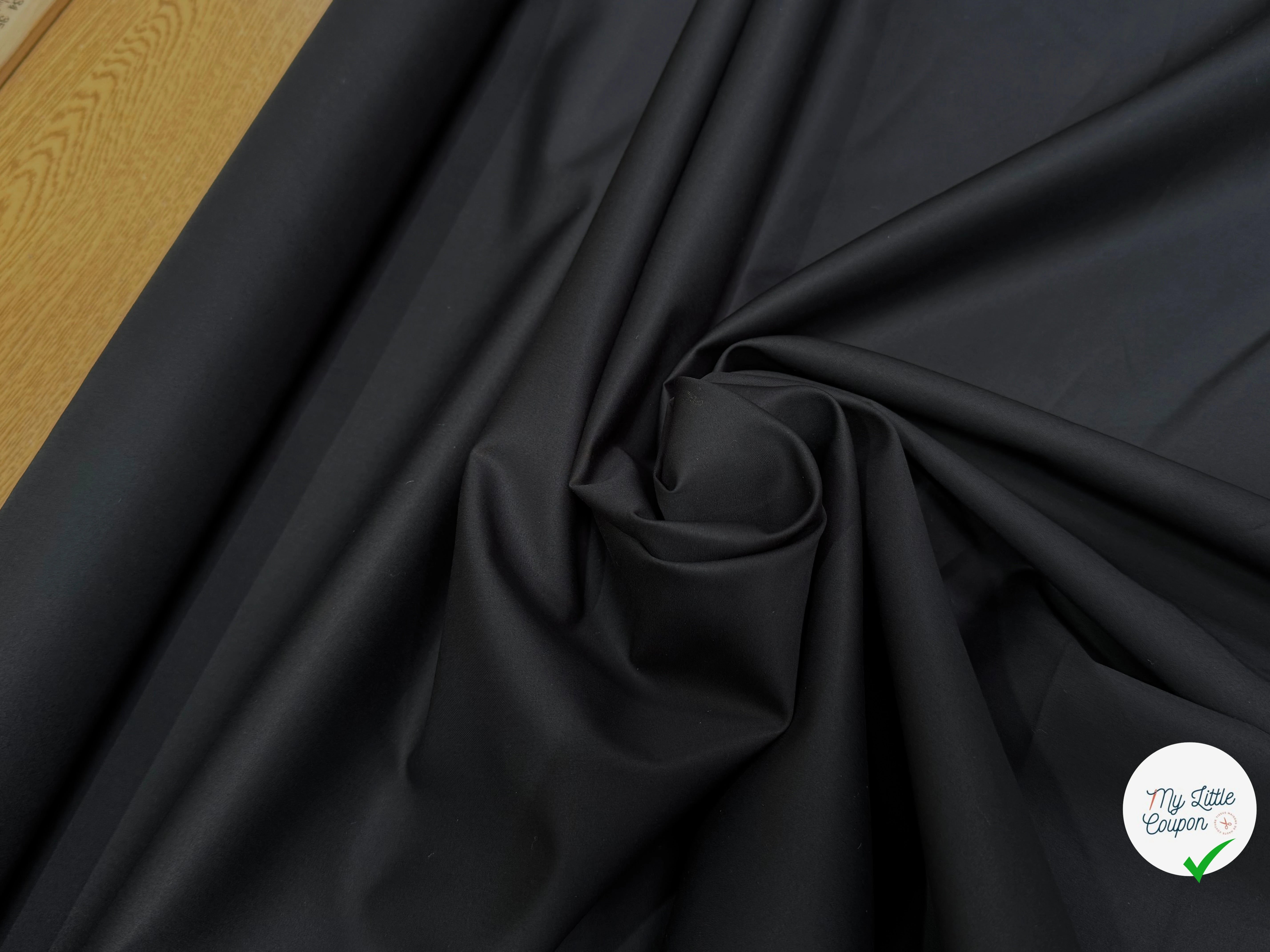 POPELINE DE COTON SATINÉE NOIR QUALITÉ COUTURE 210 - My Little Coupon