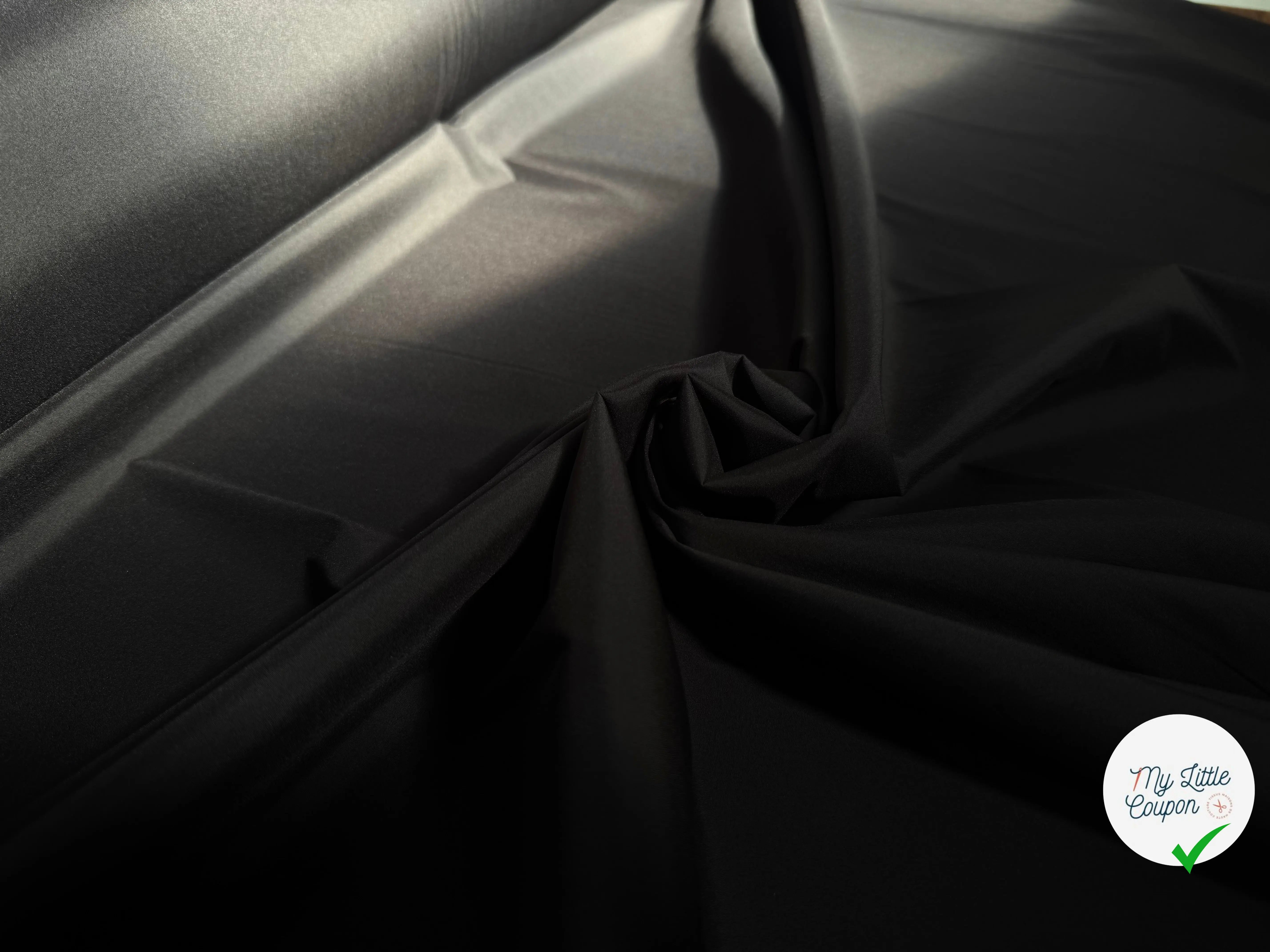 POPELINE DE COTON UNIE NOIR AVEC ELASTHANNE EFFET SATINÉ - My Little Coupon