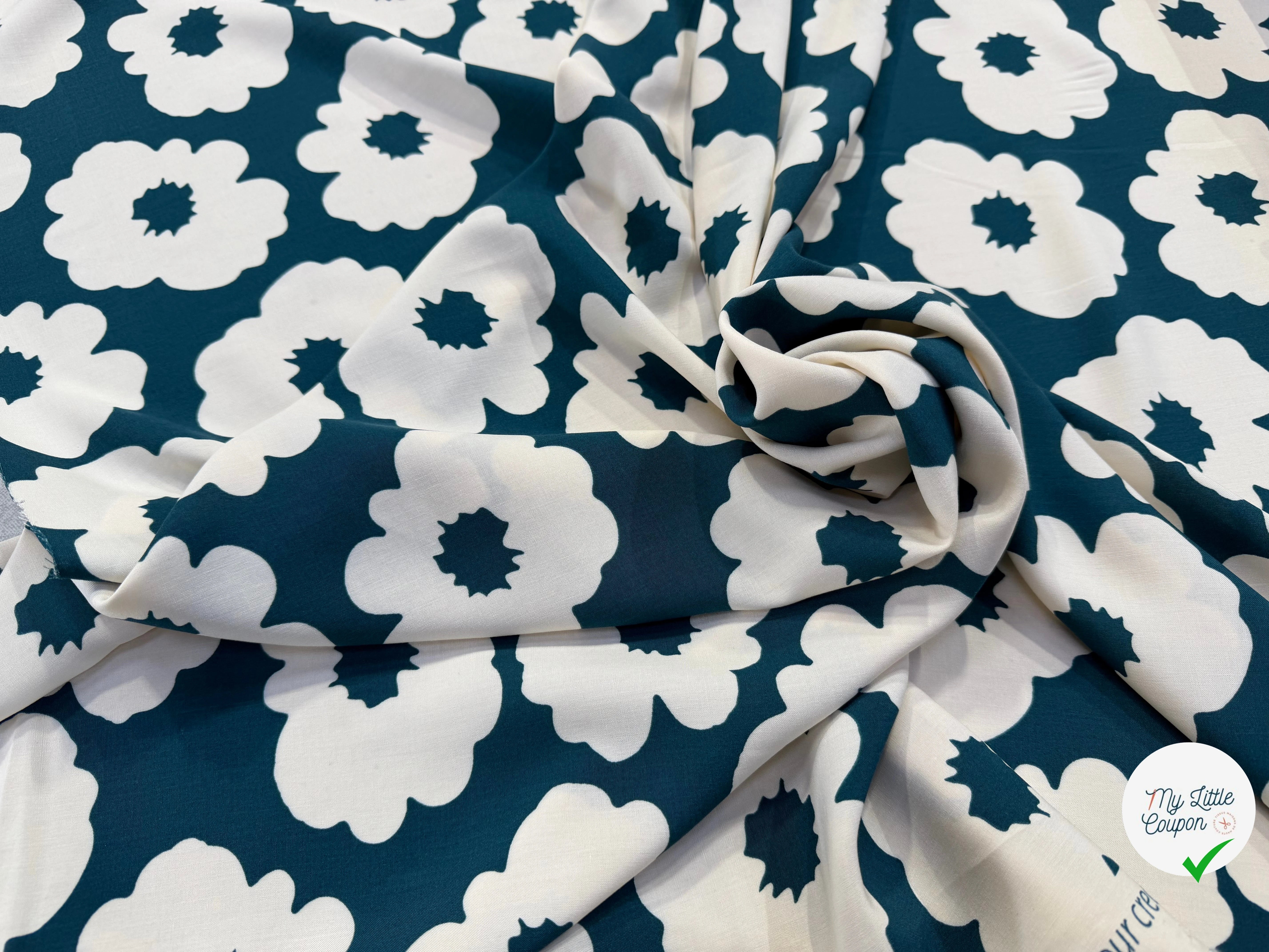 POPELINE DE VISCOSE FLEURS IMPRIMÉ BLEU CANARD - My Little Coupon