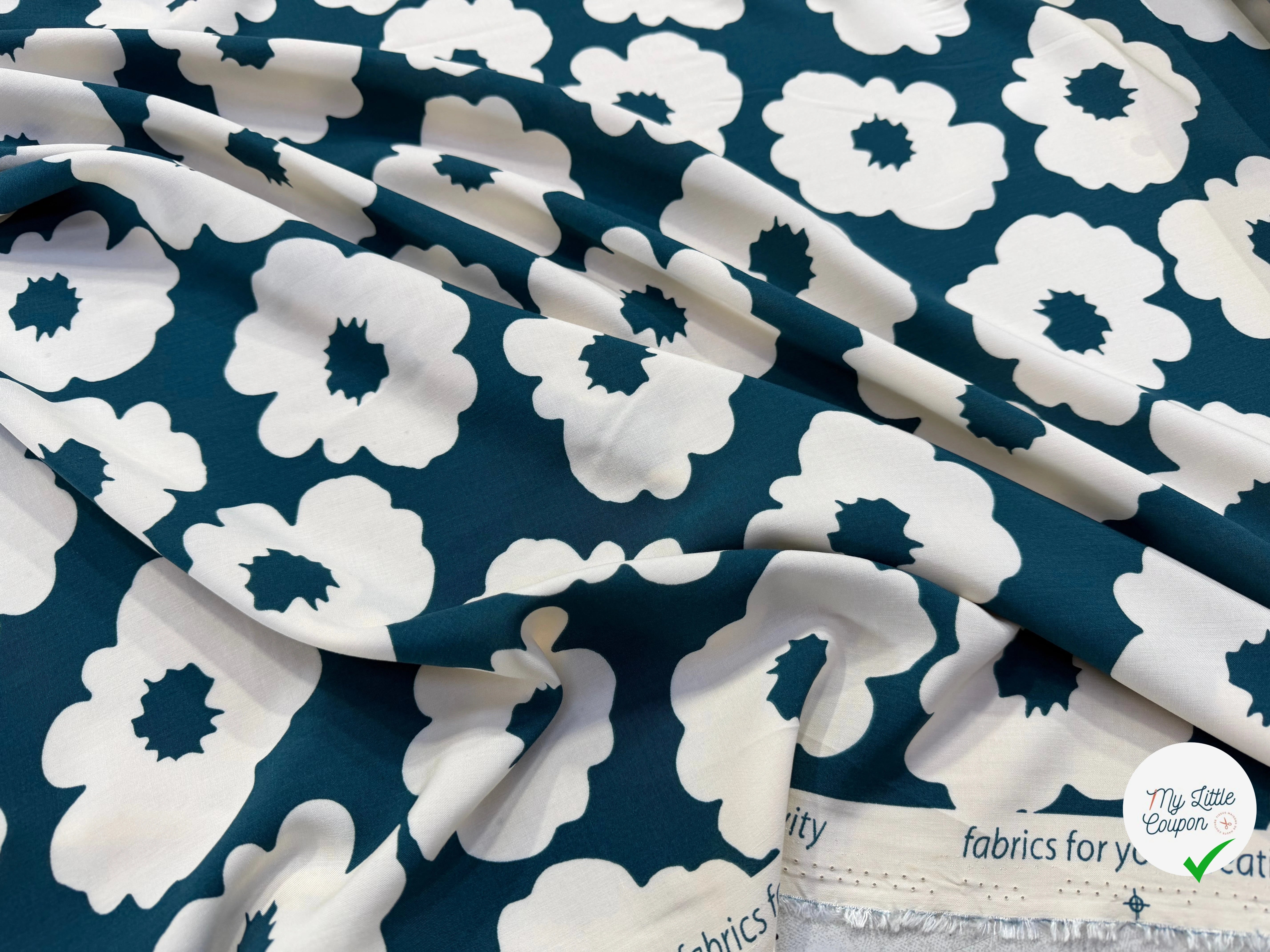 POPELINE DE VISCOSE FLEURS IMPRIMÉ BLEU CANARD - My Little Coupon