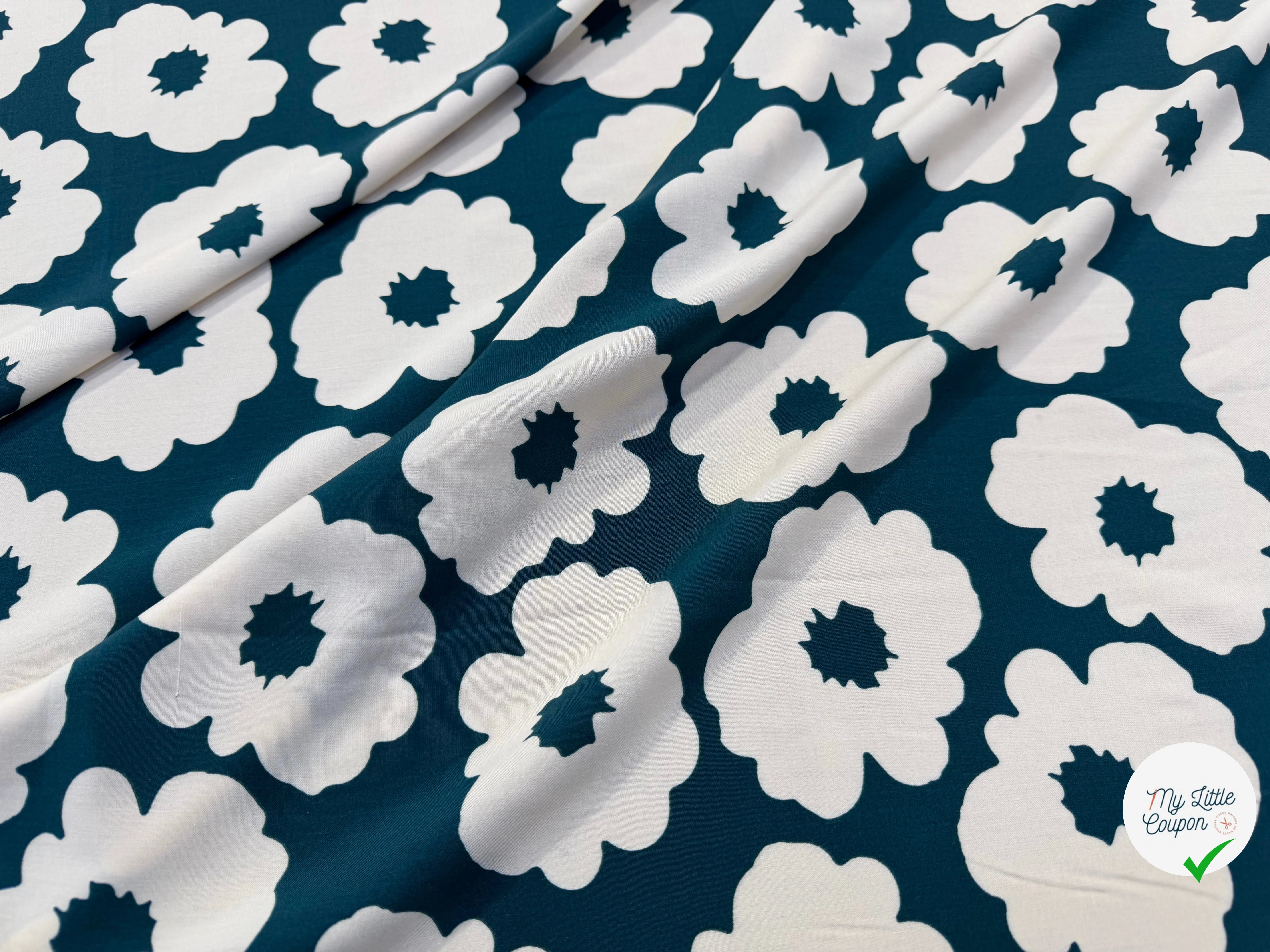 POPELINE DE VISCOSE FLEURS IMPRIMÉ BLEU CANARD - My Little Coupon