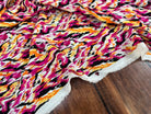 POPELINE DE VISCOSE TISSU IMPRIMÉ ABSTRAIT FUCHSIA - My Little Coupon