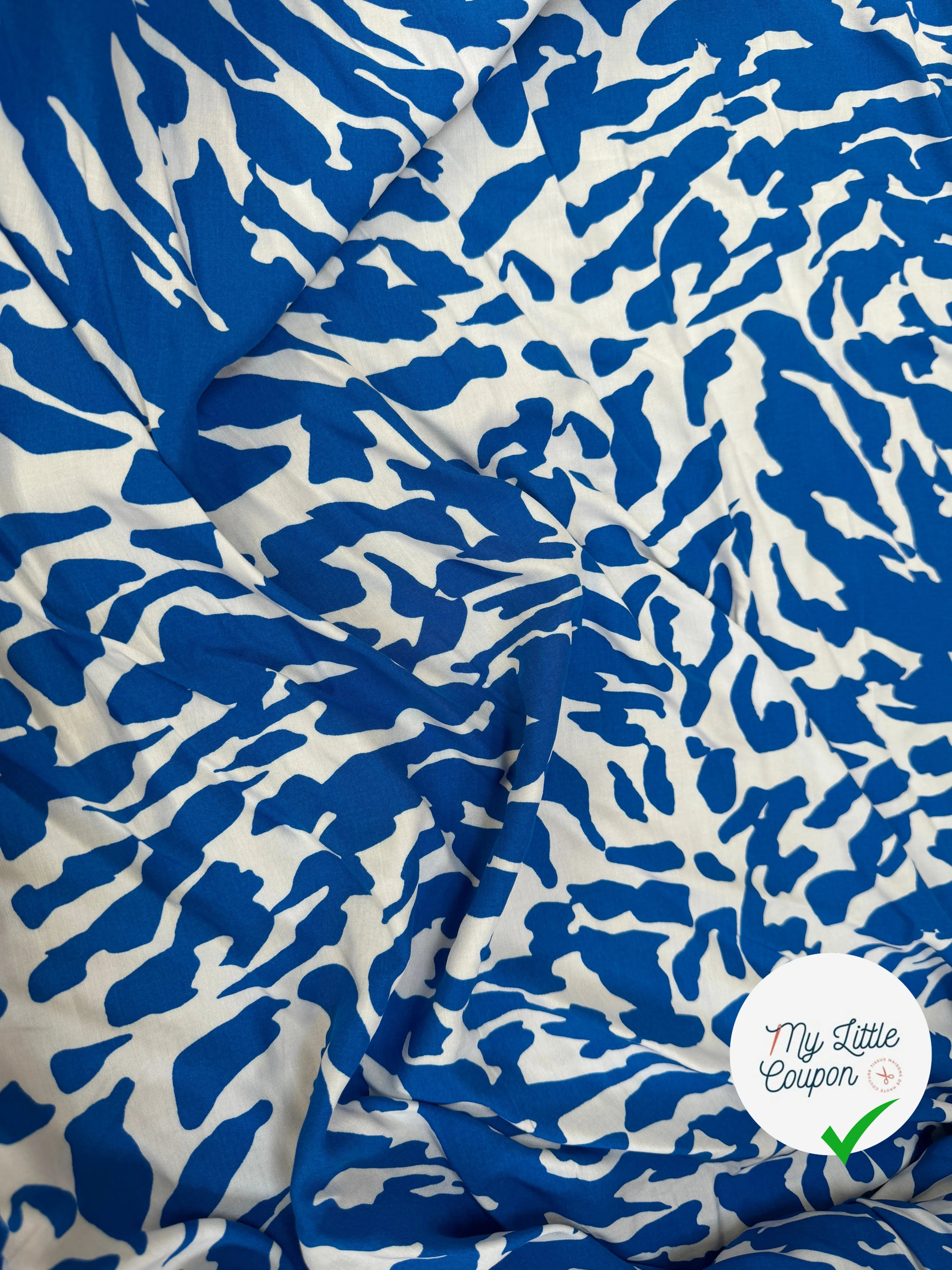 POPELINE DE VISCOSE TISSU IMPRIMÉ CAMOUFLAGE BLEU - My Little Coupon