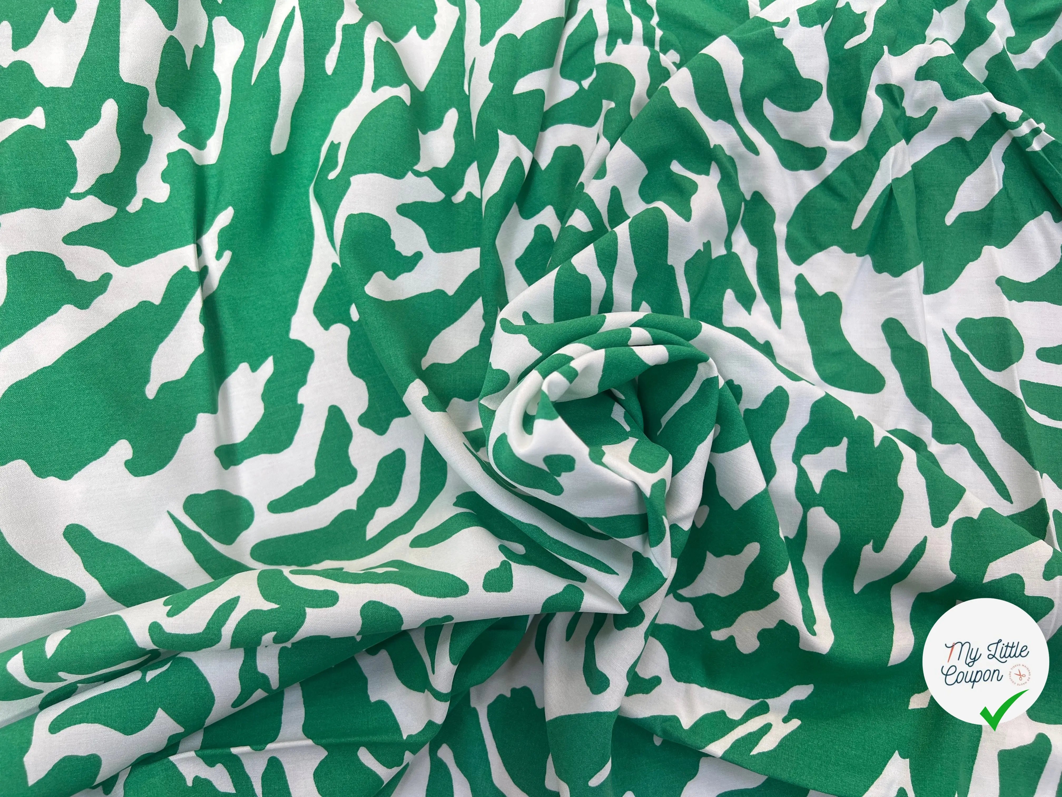 POPELINE DE VISCOSE TISSU IMPRIMÉ CAMOUFLAGE VERT - My Little Coupon