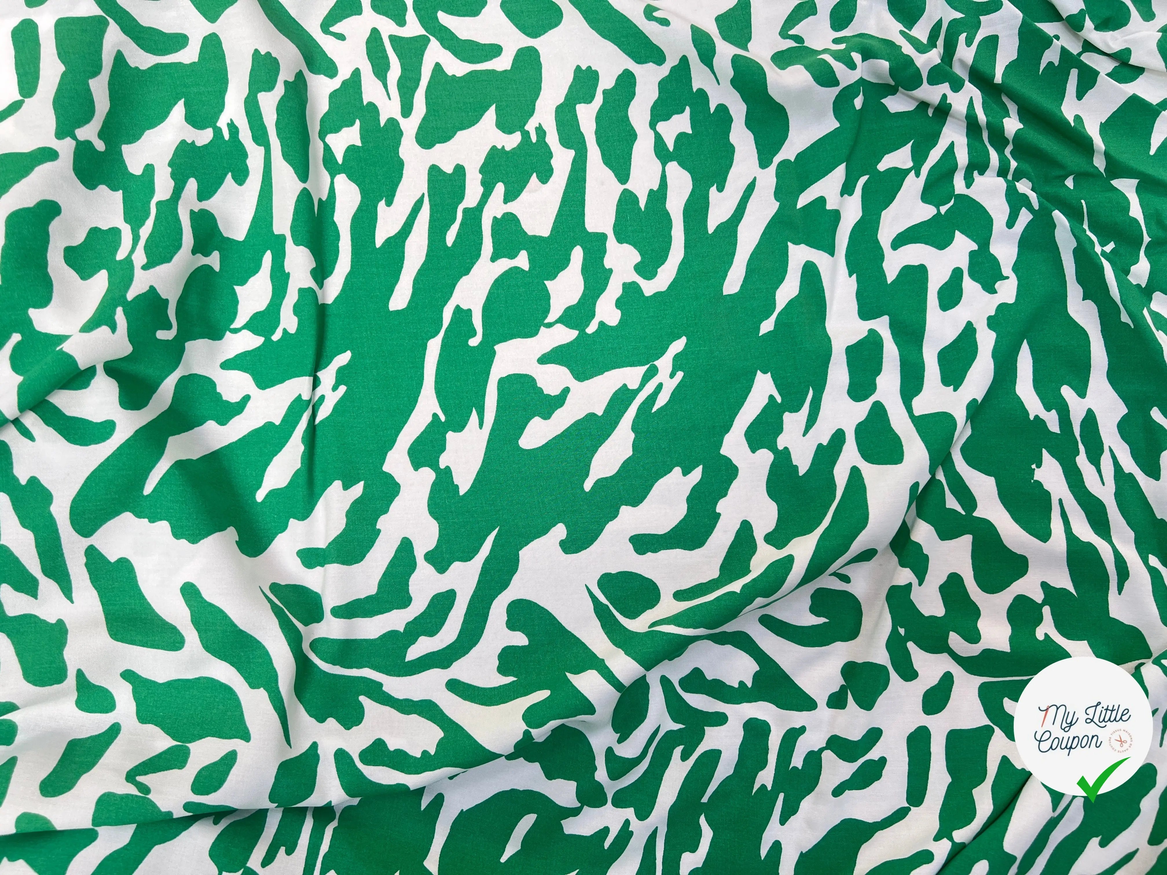 POPELINE DE VISCOSE TISSU IMPRIMÉ CAMOUFLAGE VERT - My Little Coupon