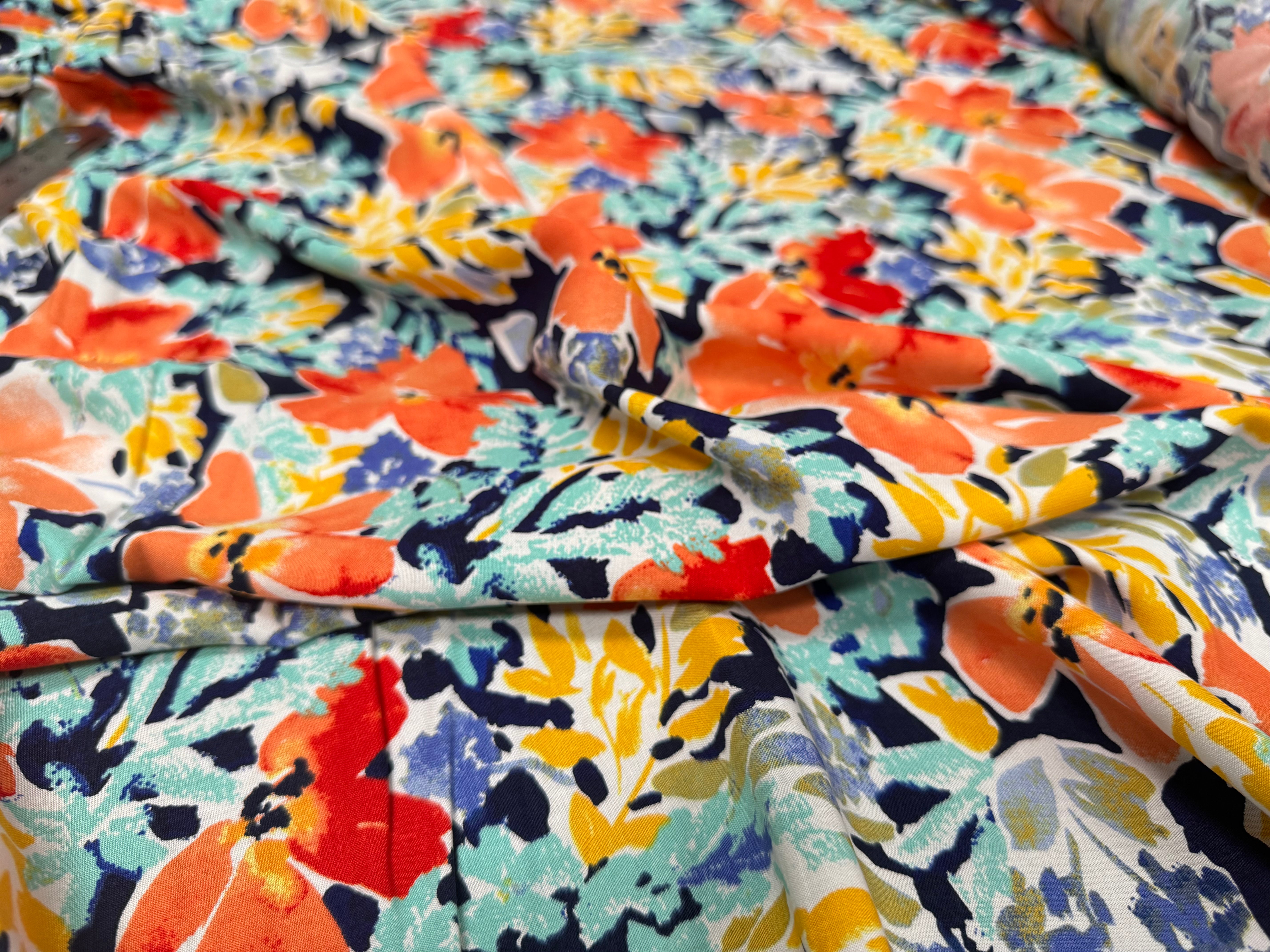 POPELINE DE VISCOSE TISSU IMPRIMÉ FLEURS BLEU MARINE - My Little Coupon