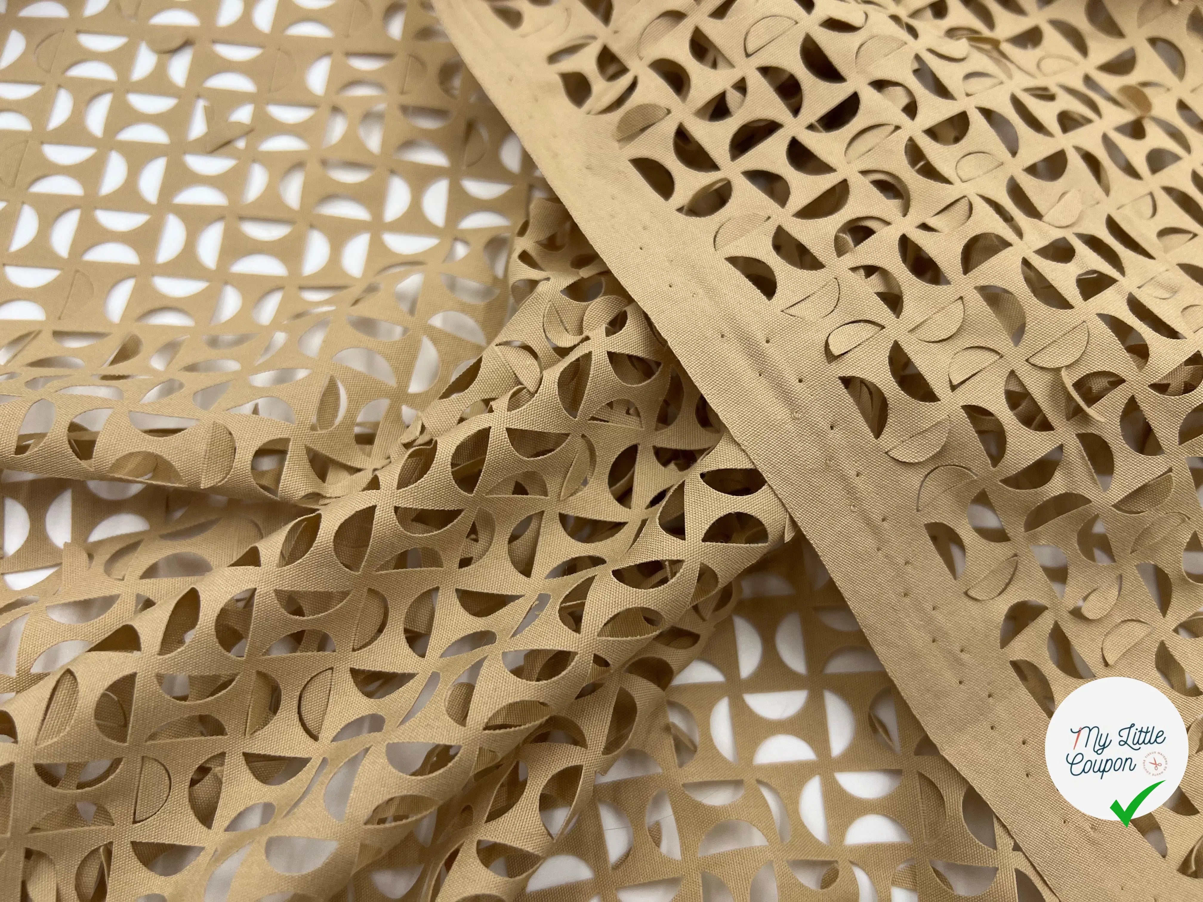 POPELINE DÉCOUPÉE EN GÉOMÉTRIE BEIGE SABLE - My Little Coupon - tissu - coudre
