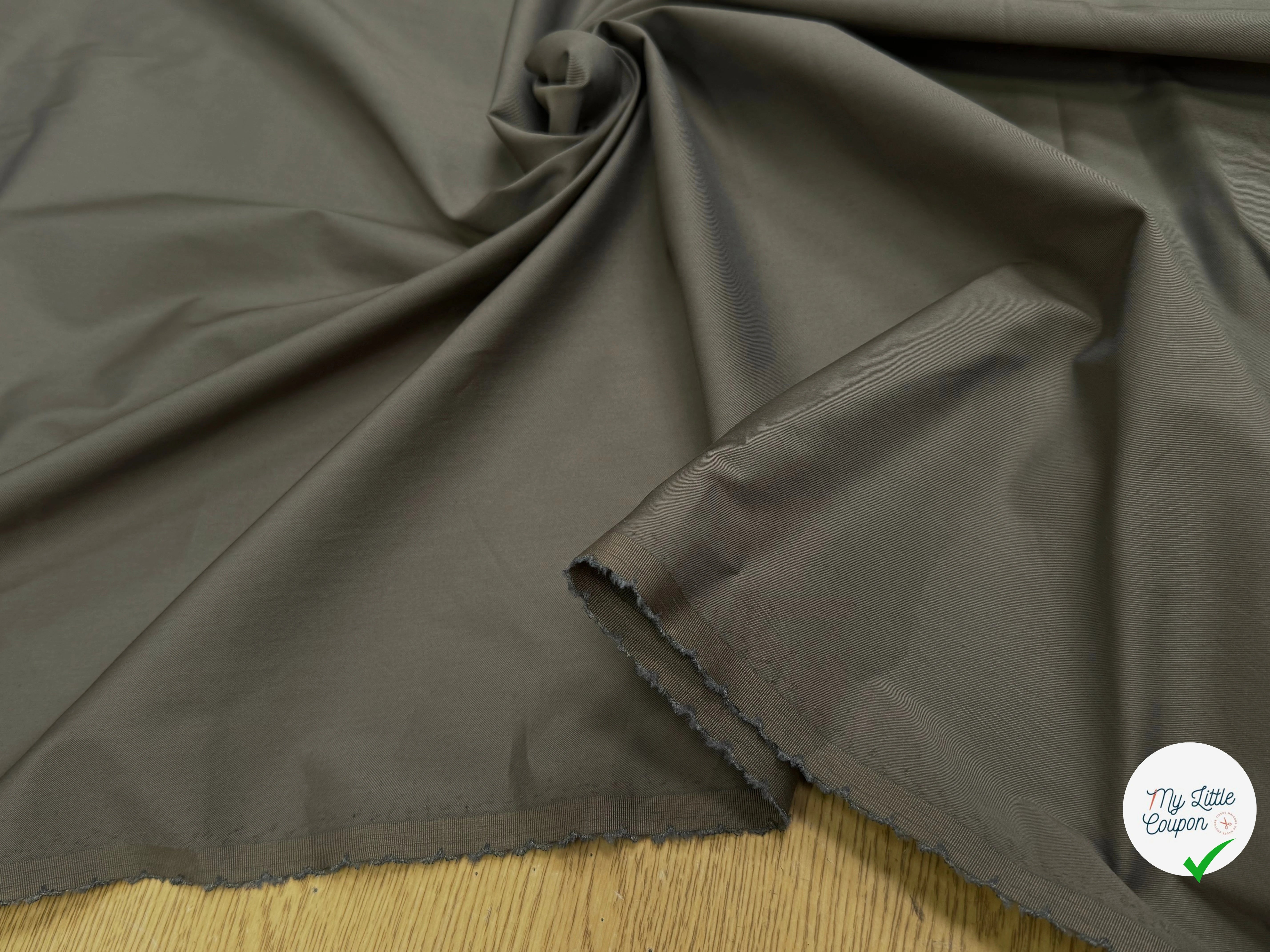 POPELINE SERGÉE POLYCOTON VERT OLIVE AGRÉABLE TOUCHER - My Little Coupon