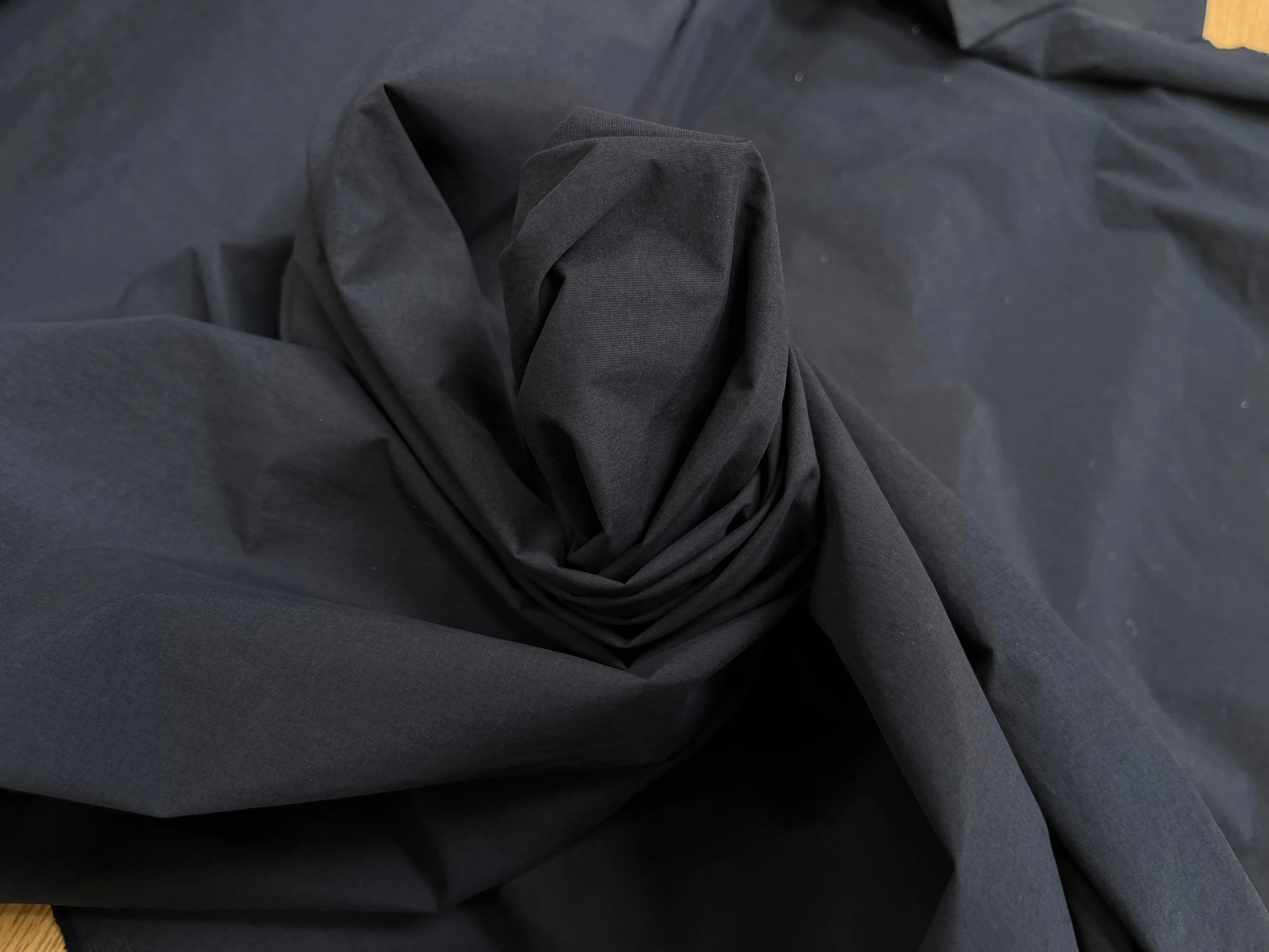 POPELINE UNIE NOIRE CRAQUANTE - My Little Coupon