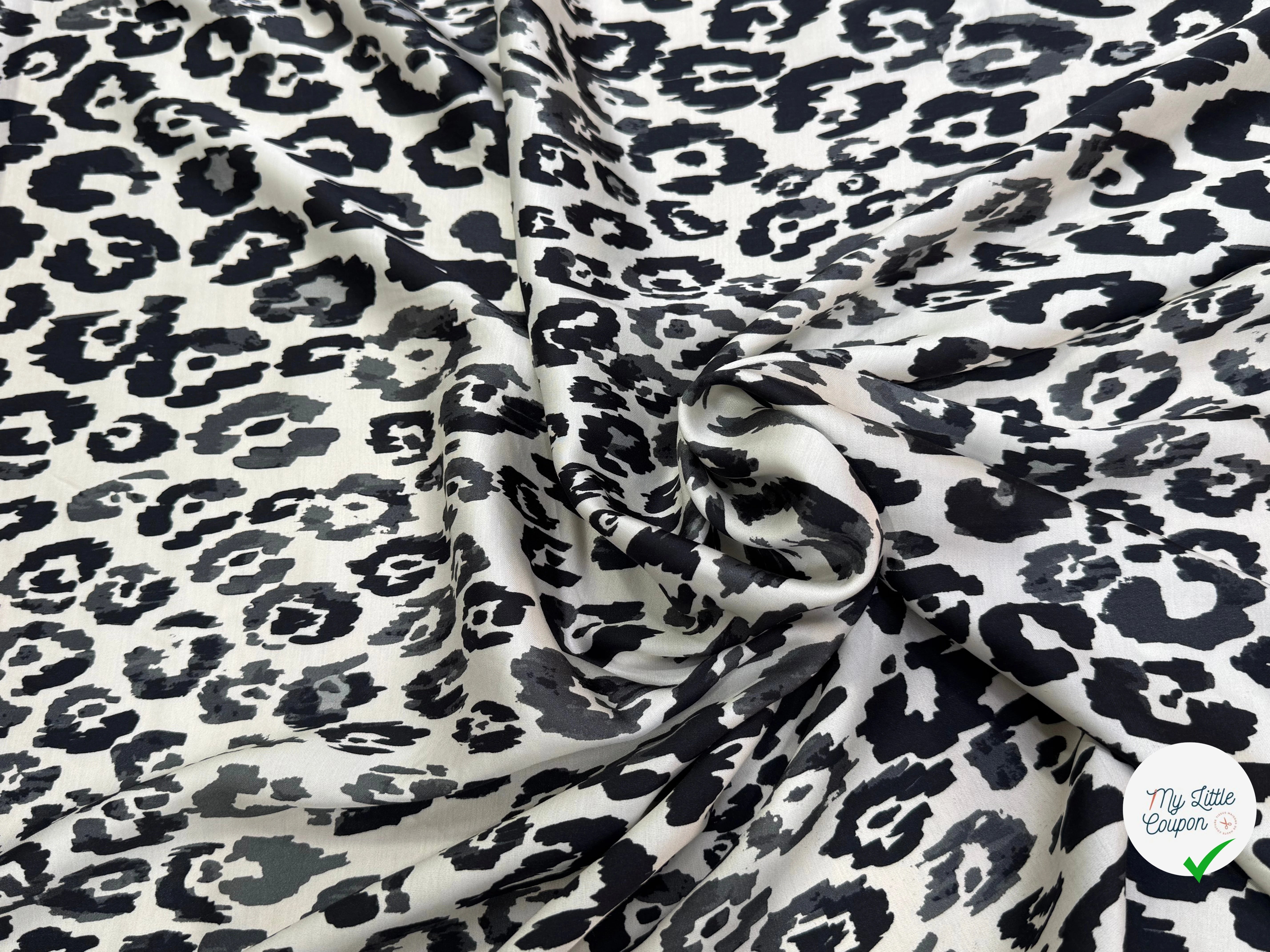 SATIN 100% VISCOSE SUPER FLUIDE ET DOUCE FOND ÉCRU LÉOPARD NOIR - My Little Coupon