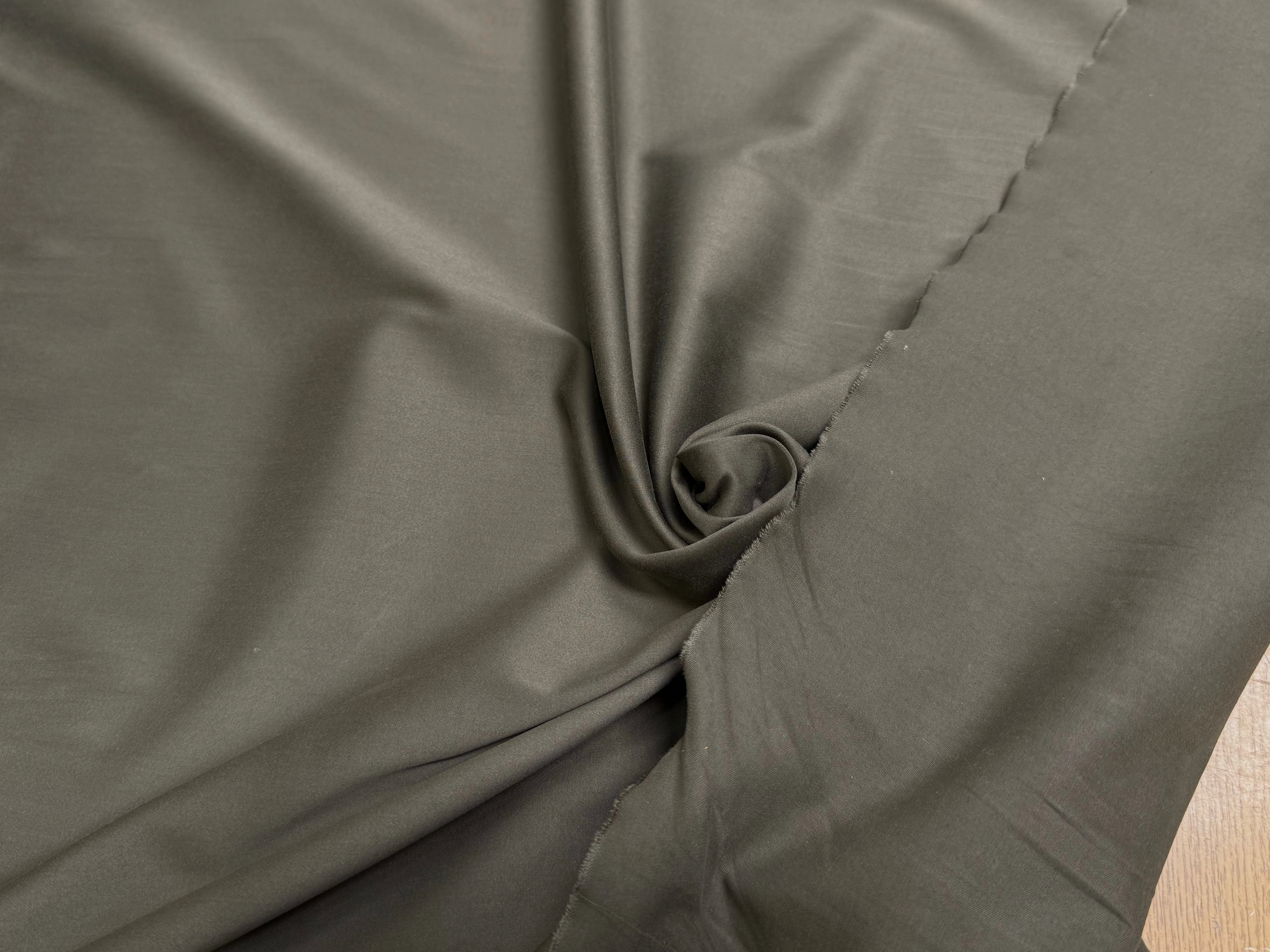 SATIN DE COTON LOURD VERT DE GRIS STRETCH COUTURE - My Little Coupon