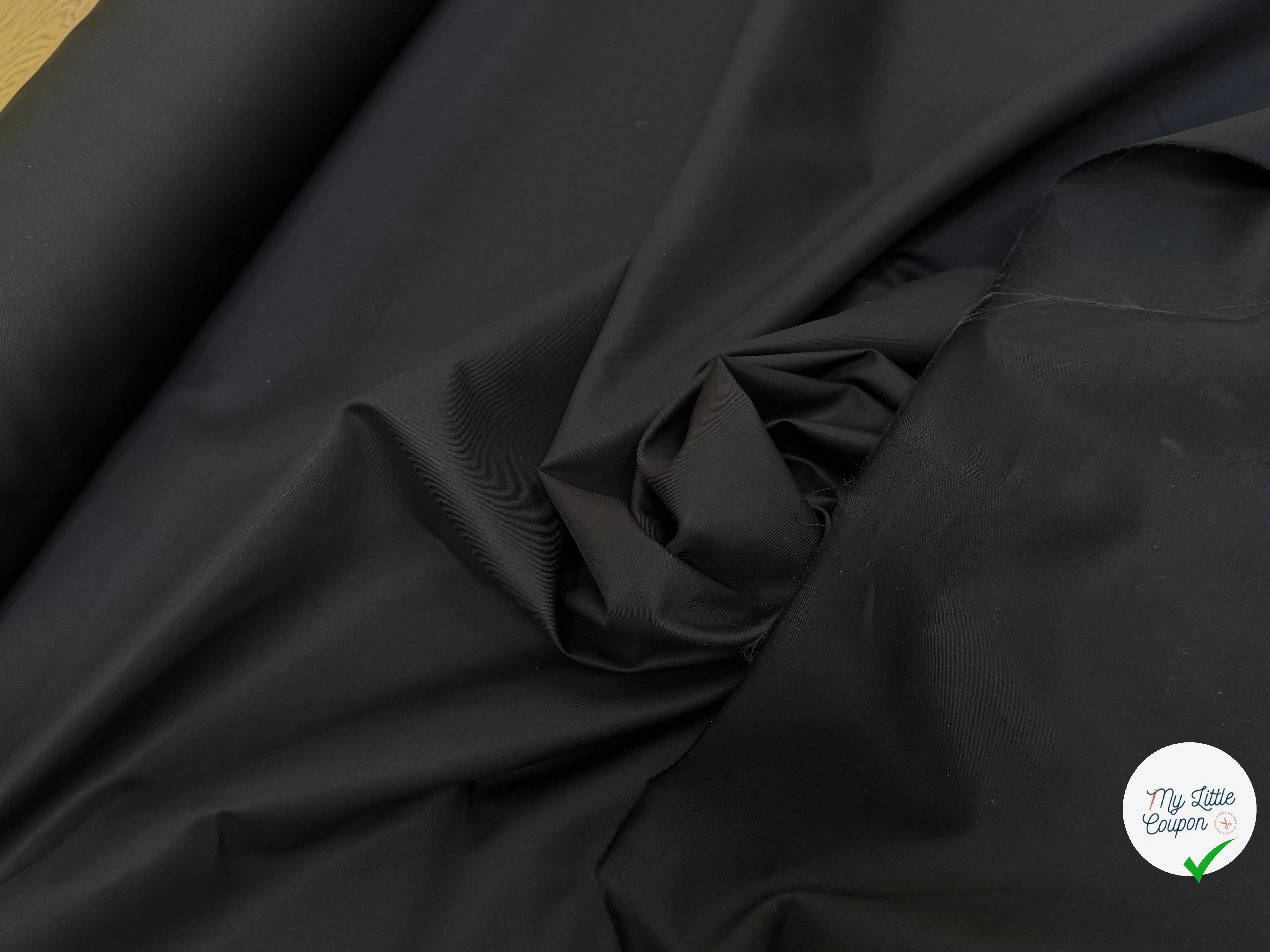 SATIN DE COTON NOIR SUPERBE TOUCHER 100% COTON - My Little Coupon