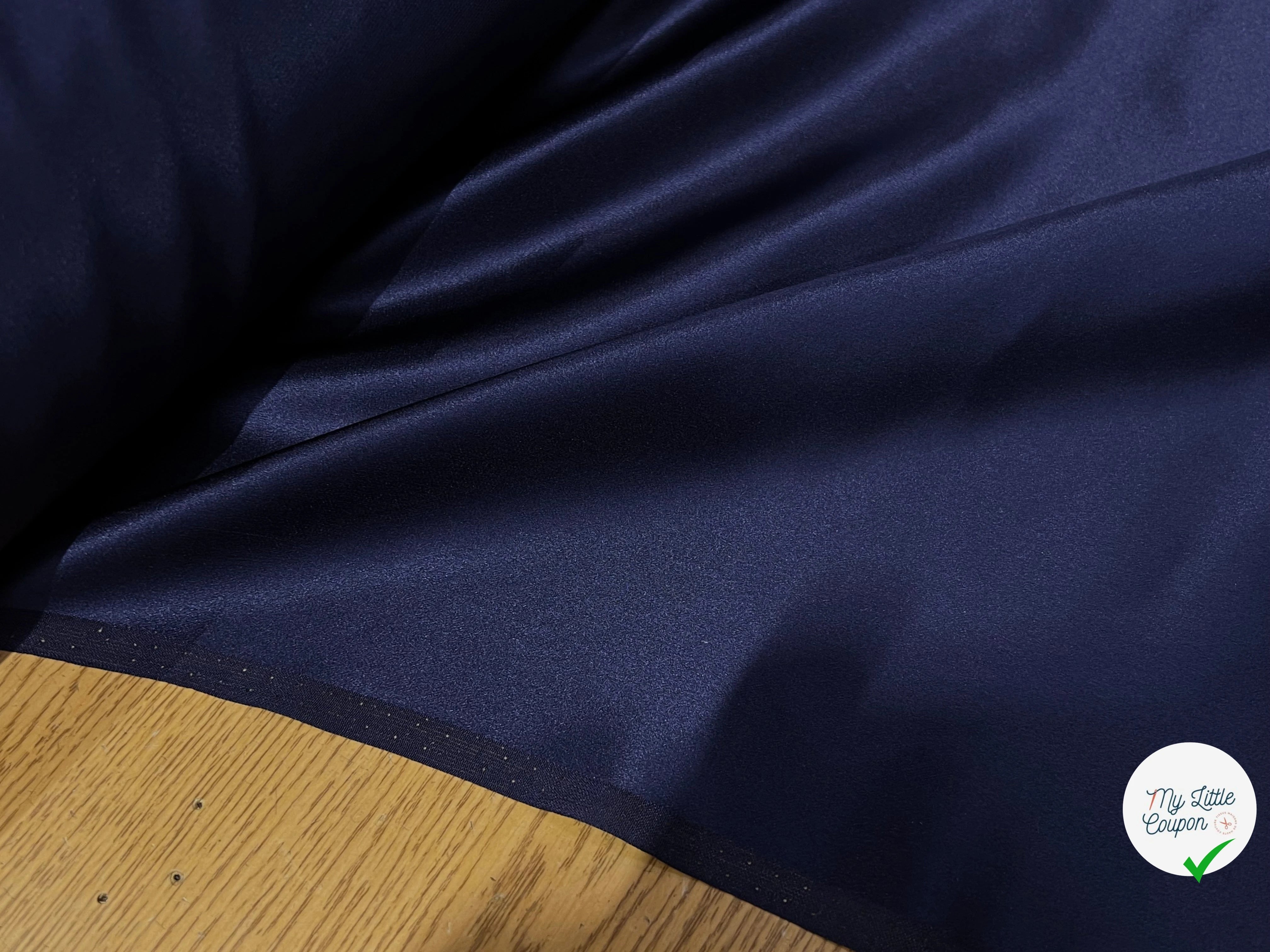 SATIN DE SOIE BLEU MARINE FLUIDE 100% SOIE 140CM - My Little Coupon