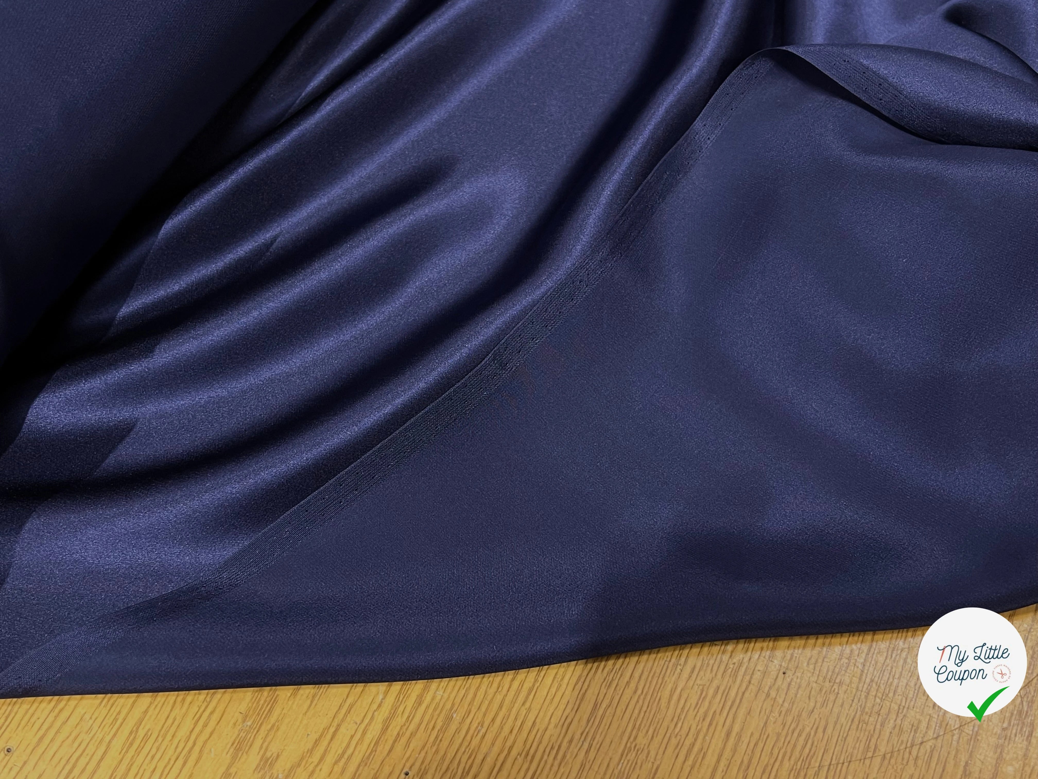 SATIN DE SOIE BLEU MARINE FLUIDE 100% SOIE 140CM - My Little Coupon