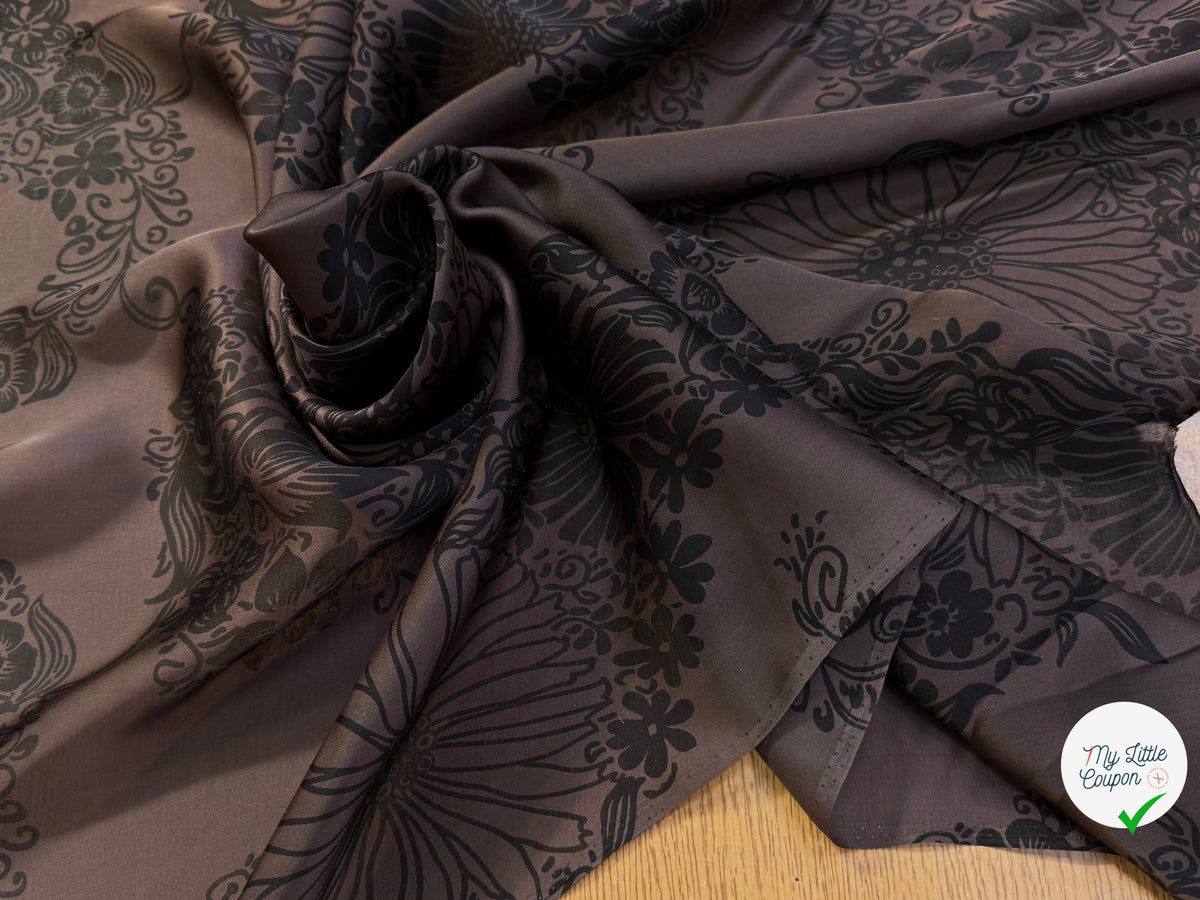 SATIN DE SOIE FLUIDE SMOKY BROWN IMPRIMÉ BASE DE FLEURS - My Little Coupon