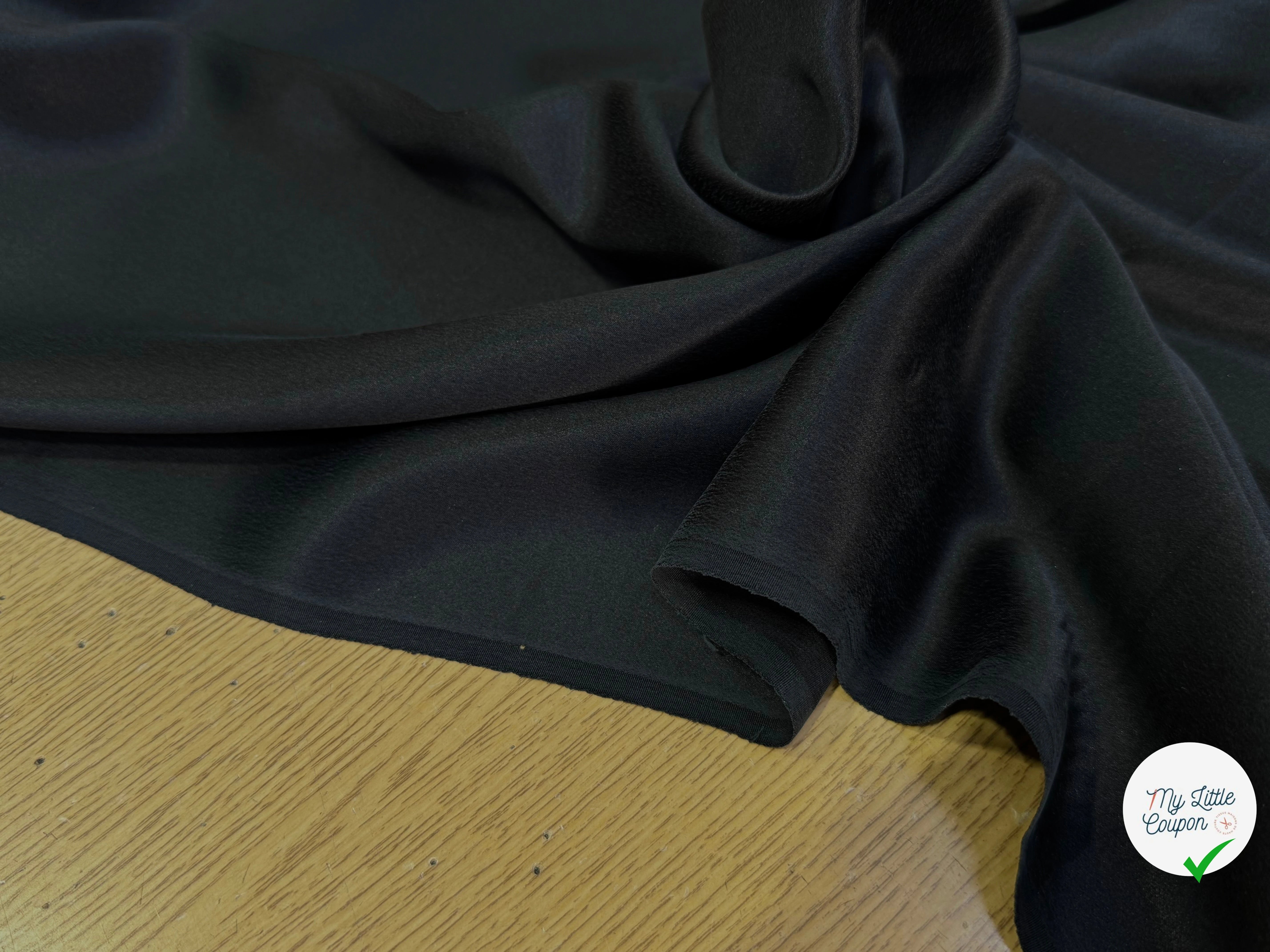 SATIN DE SOIE FLUIDE VELOUTÉ DOUX NOIR SUPER CHIC - My Little Coupon