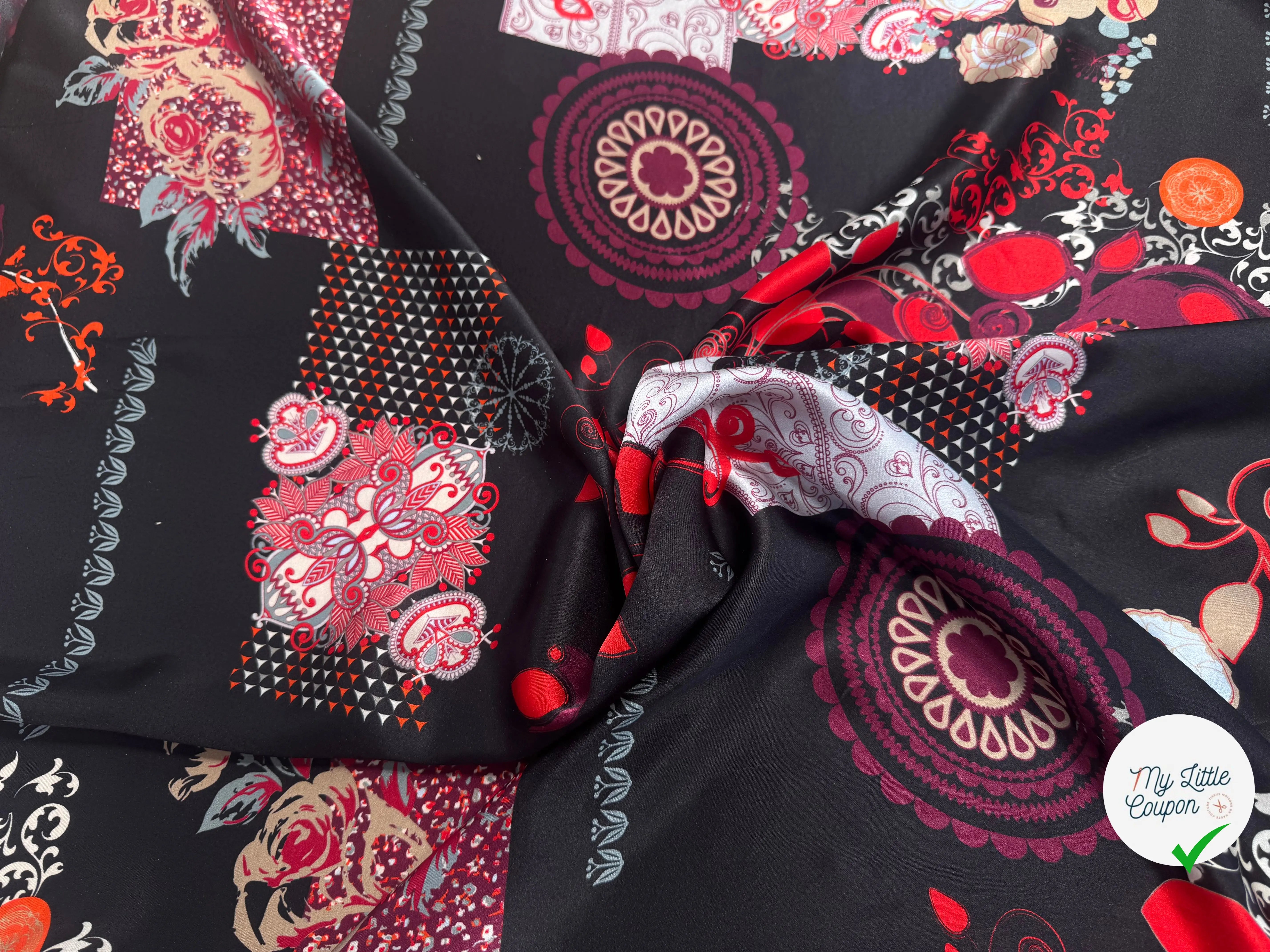 SATIN DE SOIE FOND NOIR MOTIFS ROUGE ET BLANC - My Little Coupon