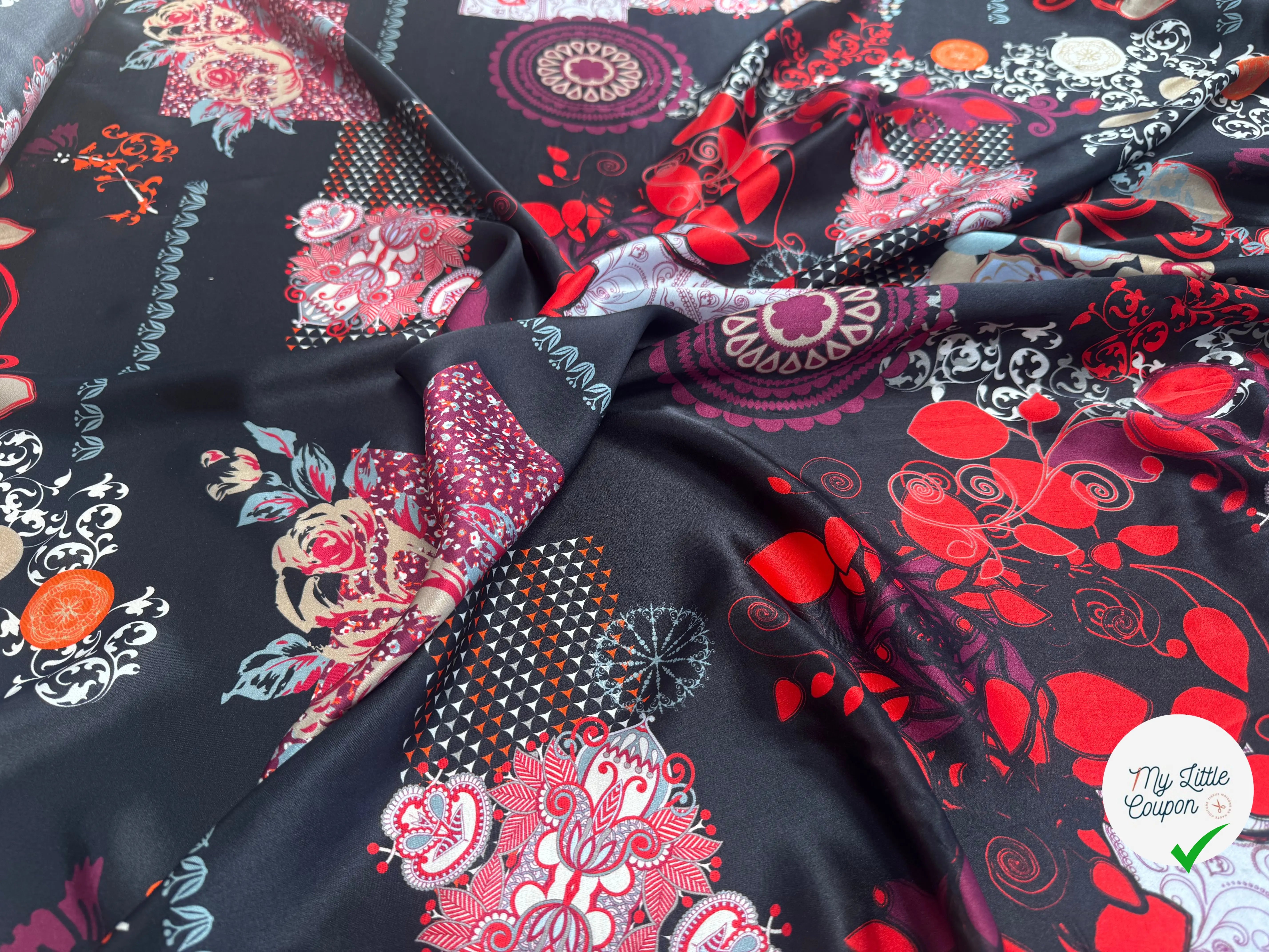 SATIN DE SOIE FOND NOIR MOTIFS ROUGE ET BLANC - My Little Coupon