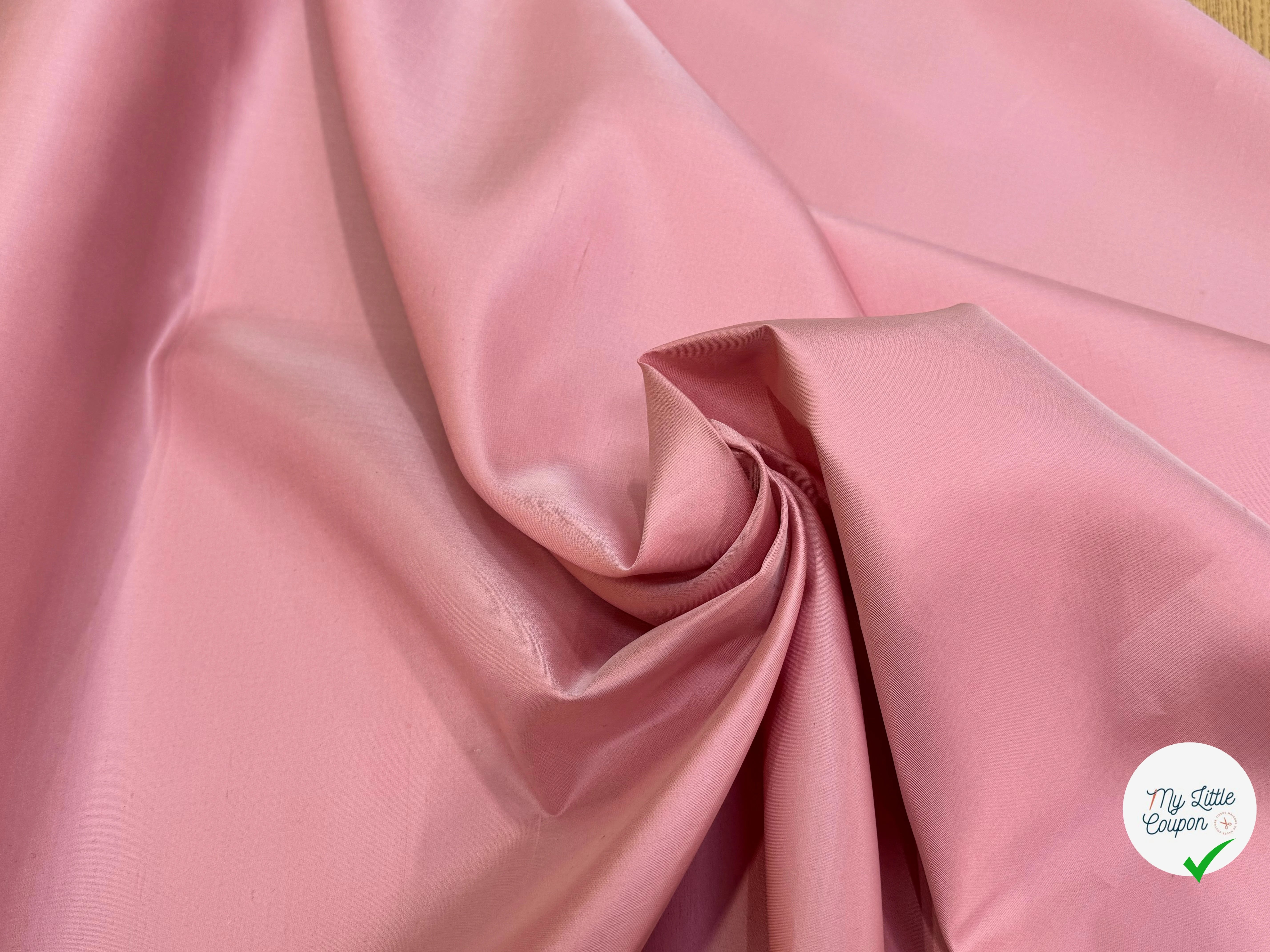 SATIN DE SOIE TYPE DUCHESSE TEXTURÉ BELLE TENUE ROSE CORAIL - My Little Coupon