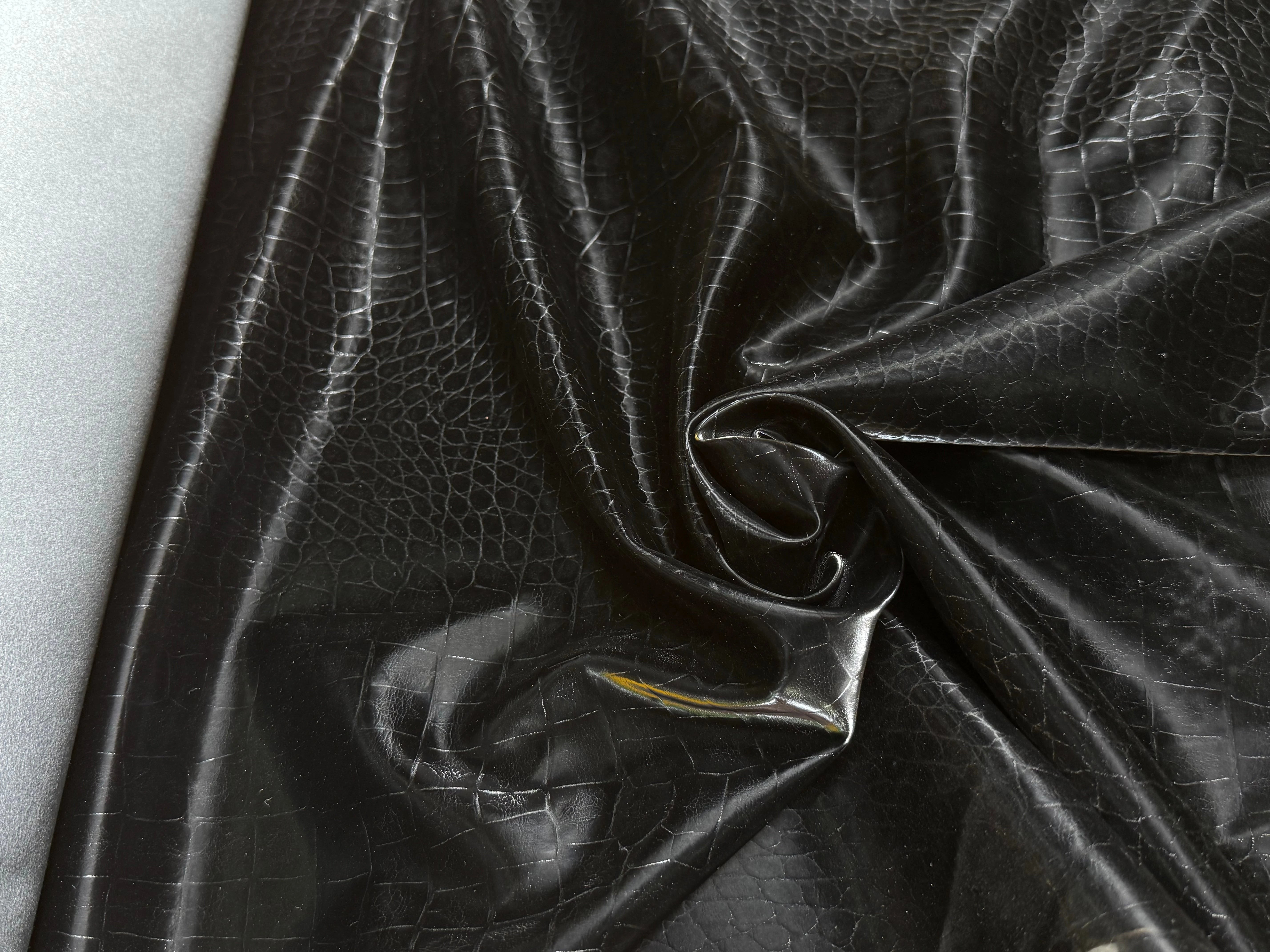 SATIN FAUX CUIR CROCODILLE NOIR STRETCH - My Little Coupon
