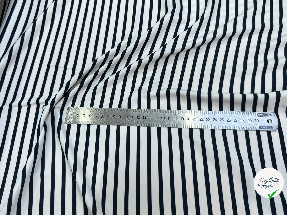 SATIN FLUIDE RAYURES BLEUES HORIZONTALES FOND ÉCRU STRETCH - My Little Coupon