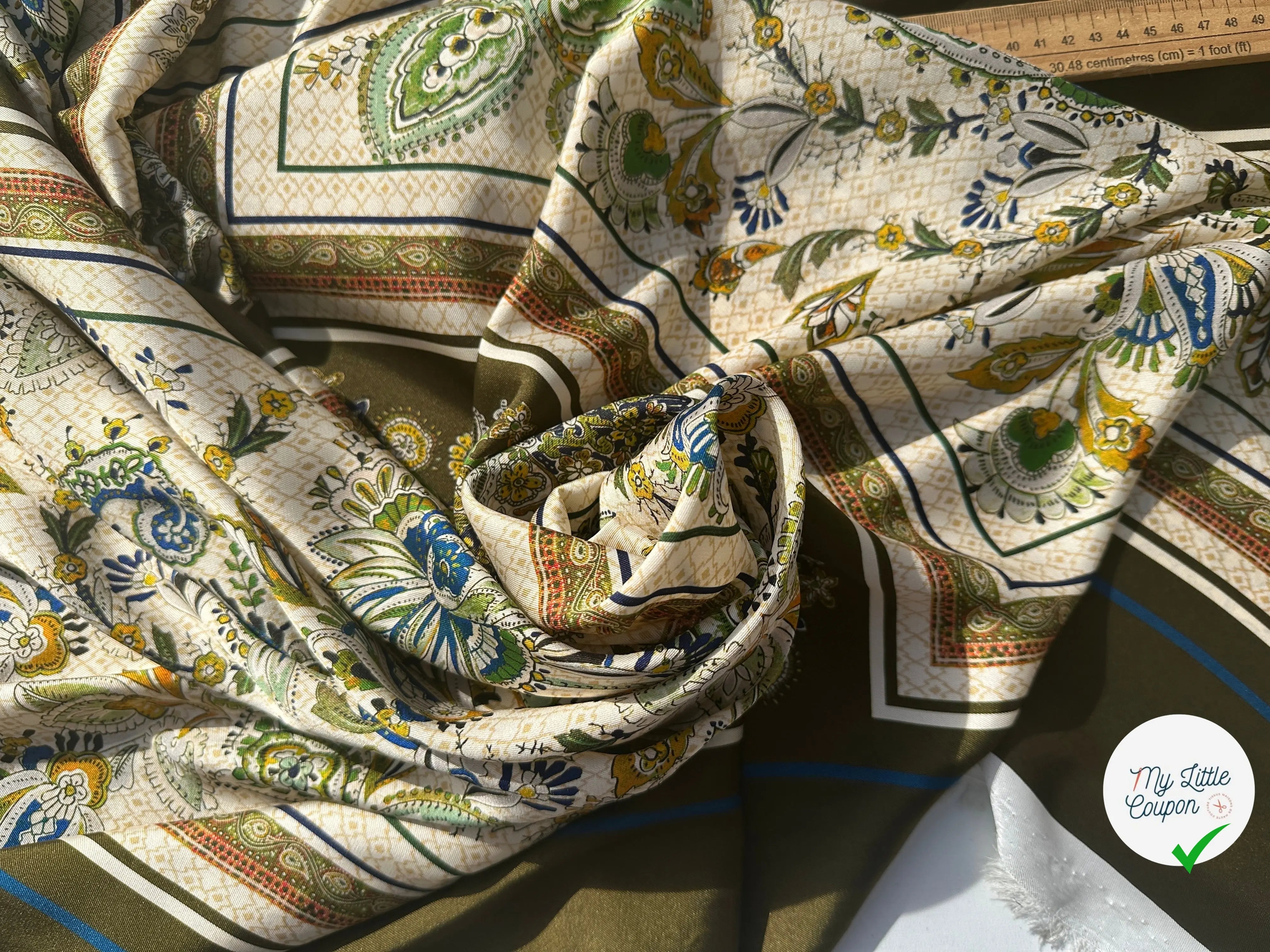 SATIN FOULARD C’EST D’UN CHIC PANNEAU 72 CM (2 MOTIFS PAR PANNEAU) MSO